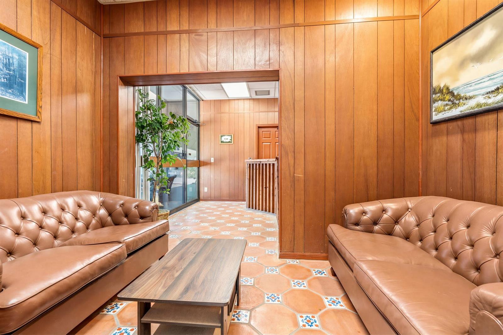   / 2  sq. ft. $ 2026-04-30 0 foto