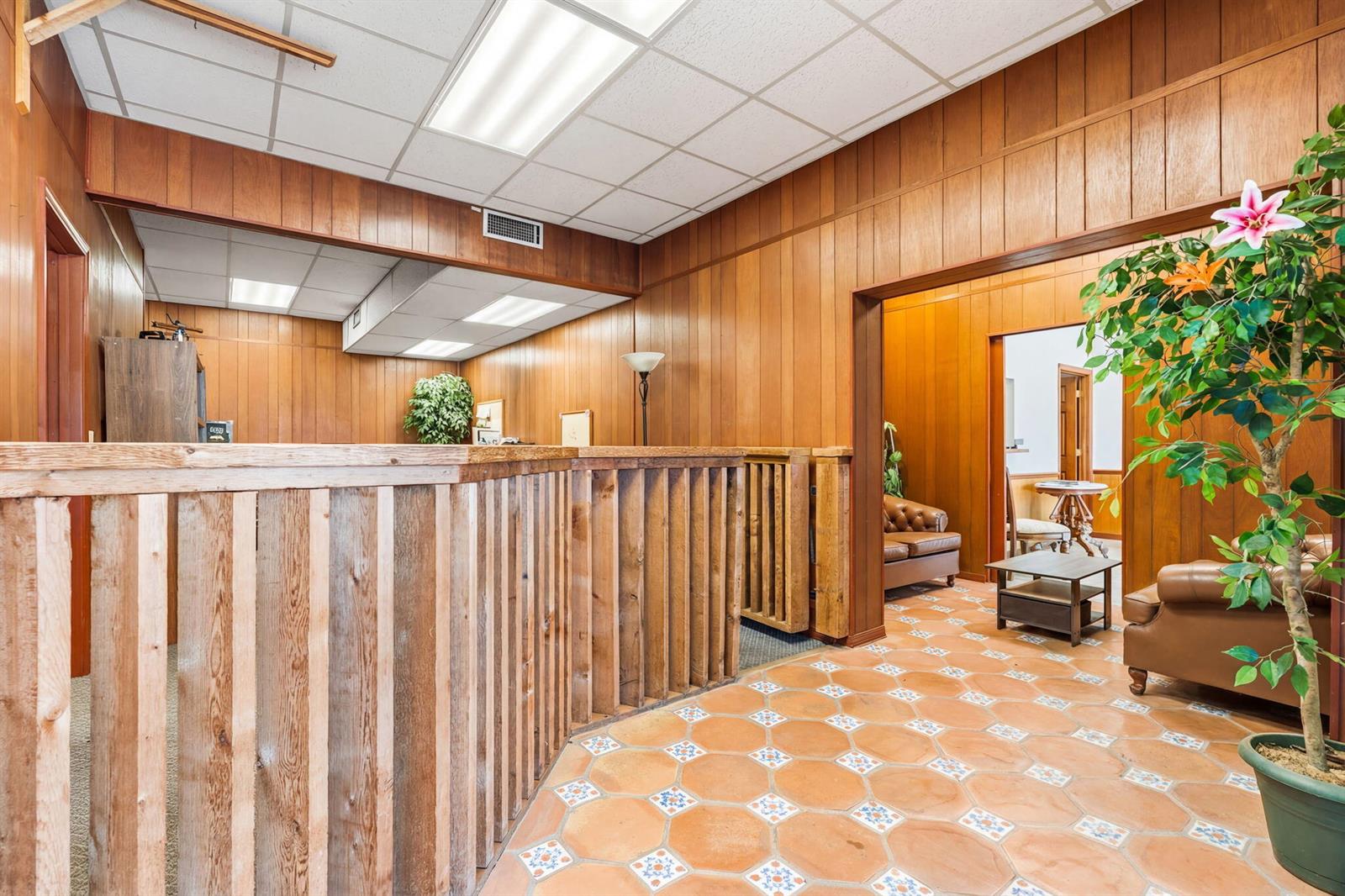   / 2  sq. ft. $ 2026-04-30 0 foto
