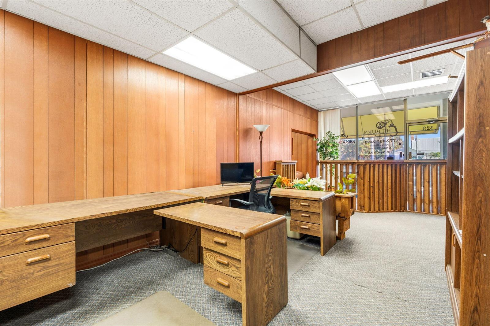   / 2  sq. ft. $ 2026-04-30 0 foto