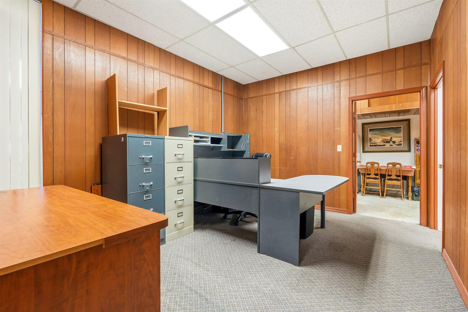   / 2  sq. ft. $ 2026-04-30 0 foto
