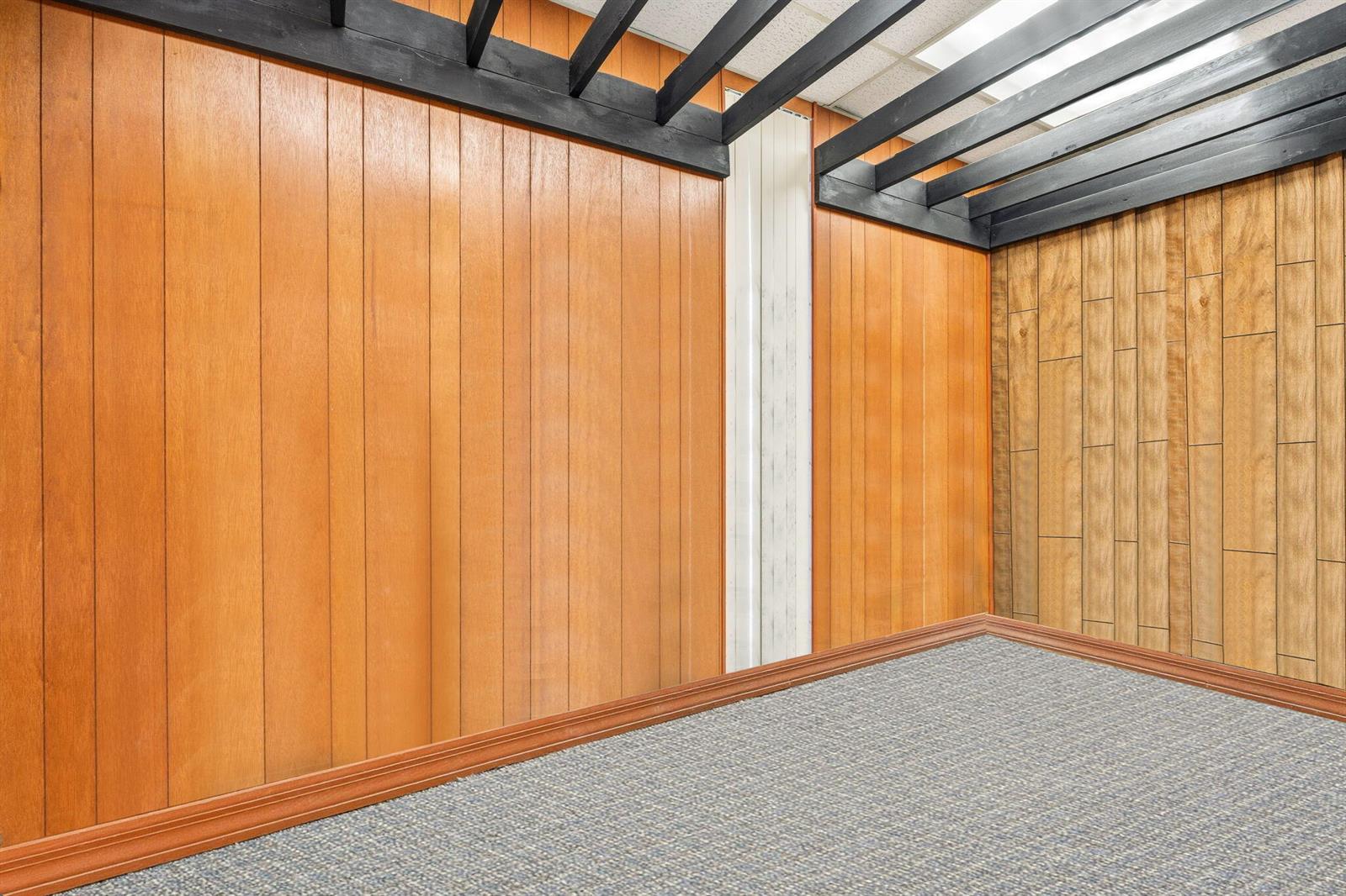   / 2  sq. ft. $ 2026-04-30 0 foto