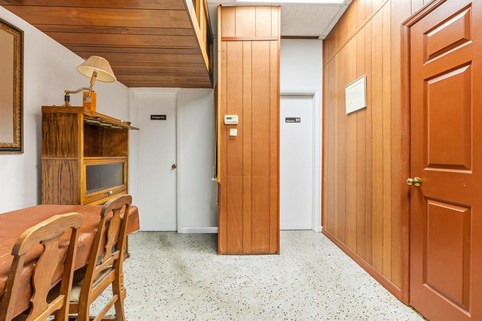   / 2  sq. ft. $ 2026-04-30 0 foto