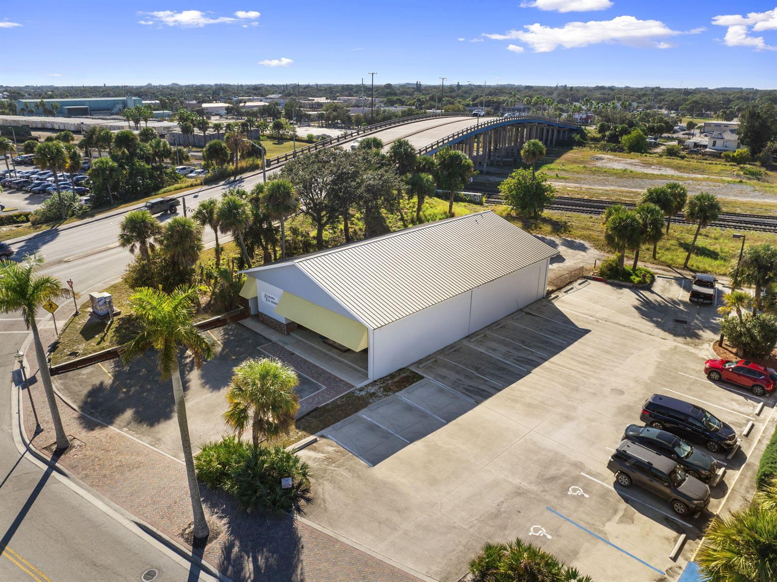   / 2  sq. ft. $ 2026-04-30 0 foto