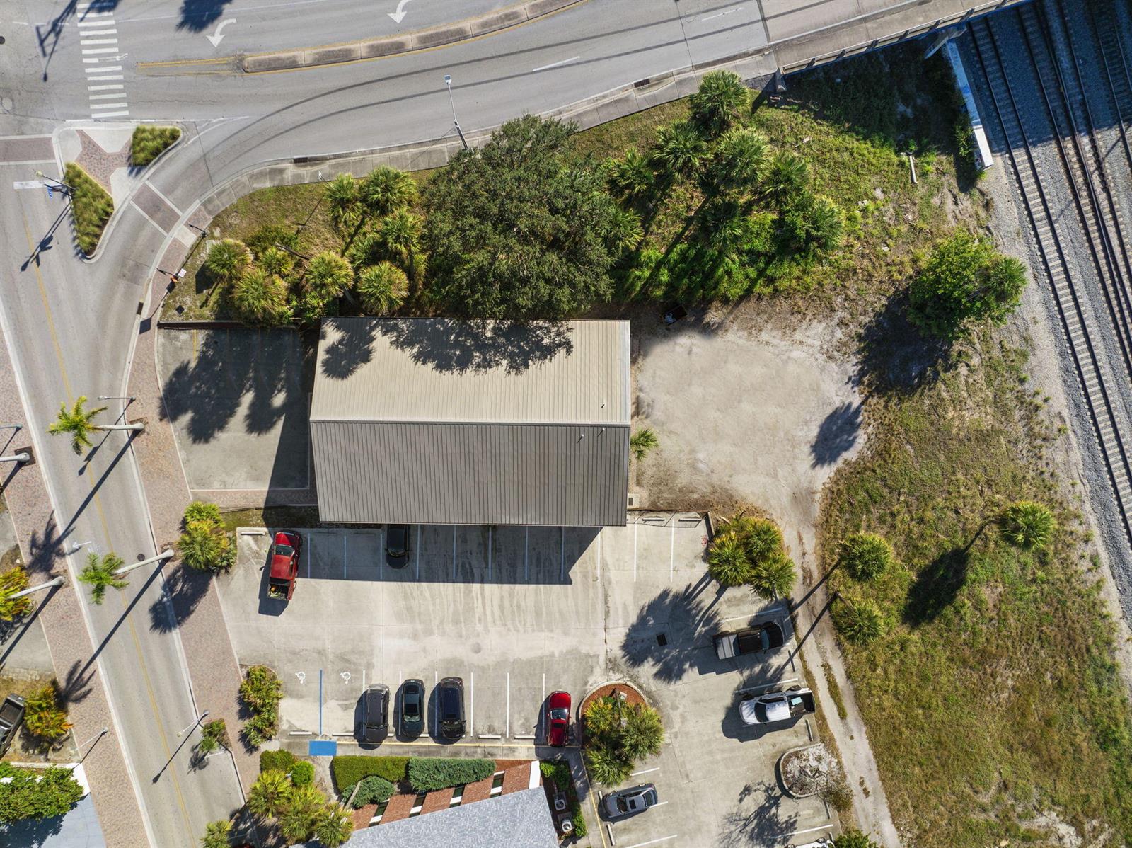   / 2  sq. ft. $ 2026-04-30 0 foto