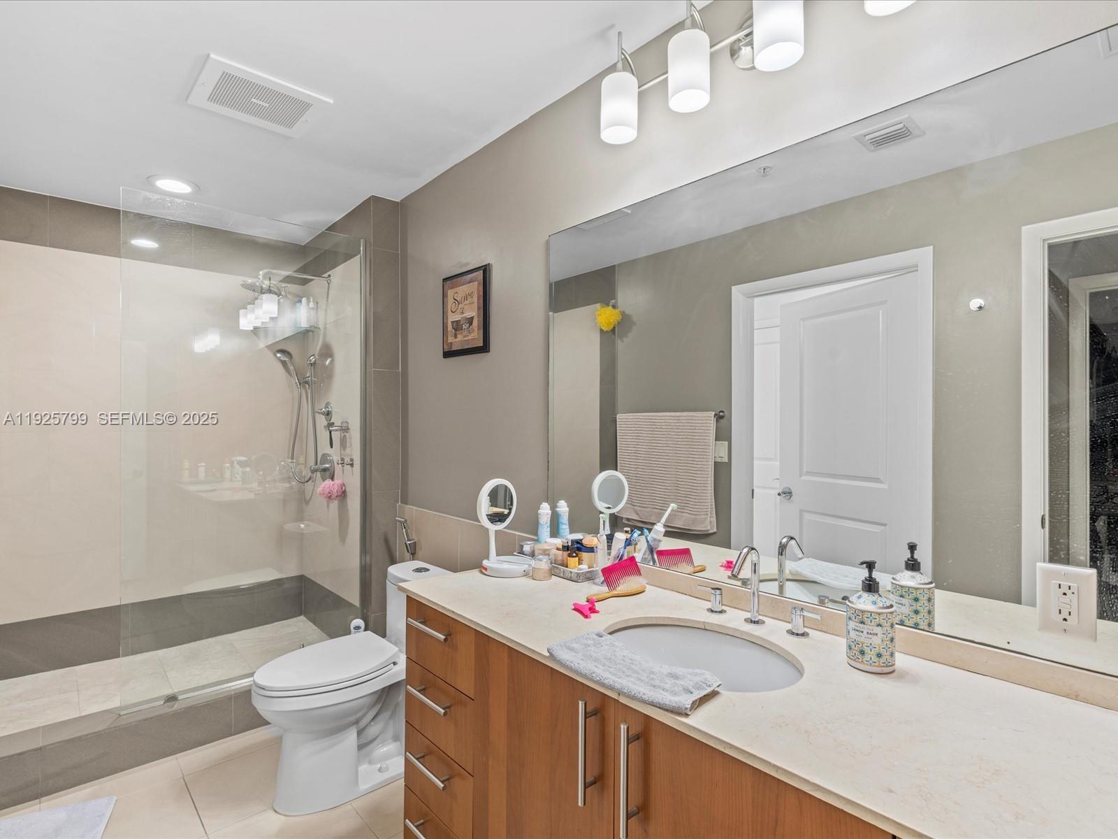 Photo of 1945 Ocean Dr  #404, Hallandale Beach, Florida, 33009 - 