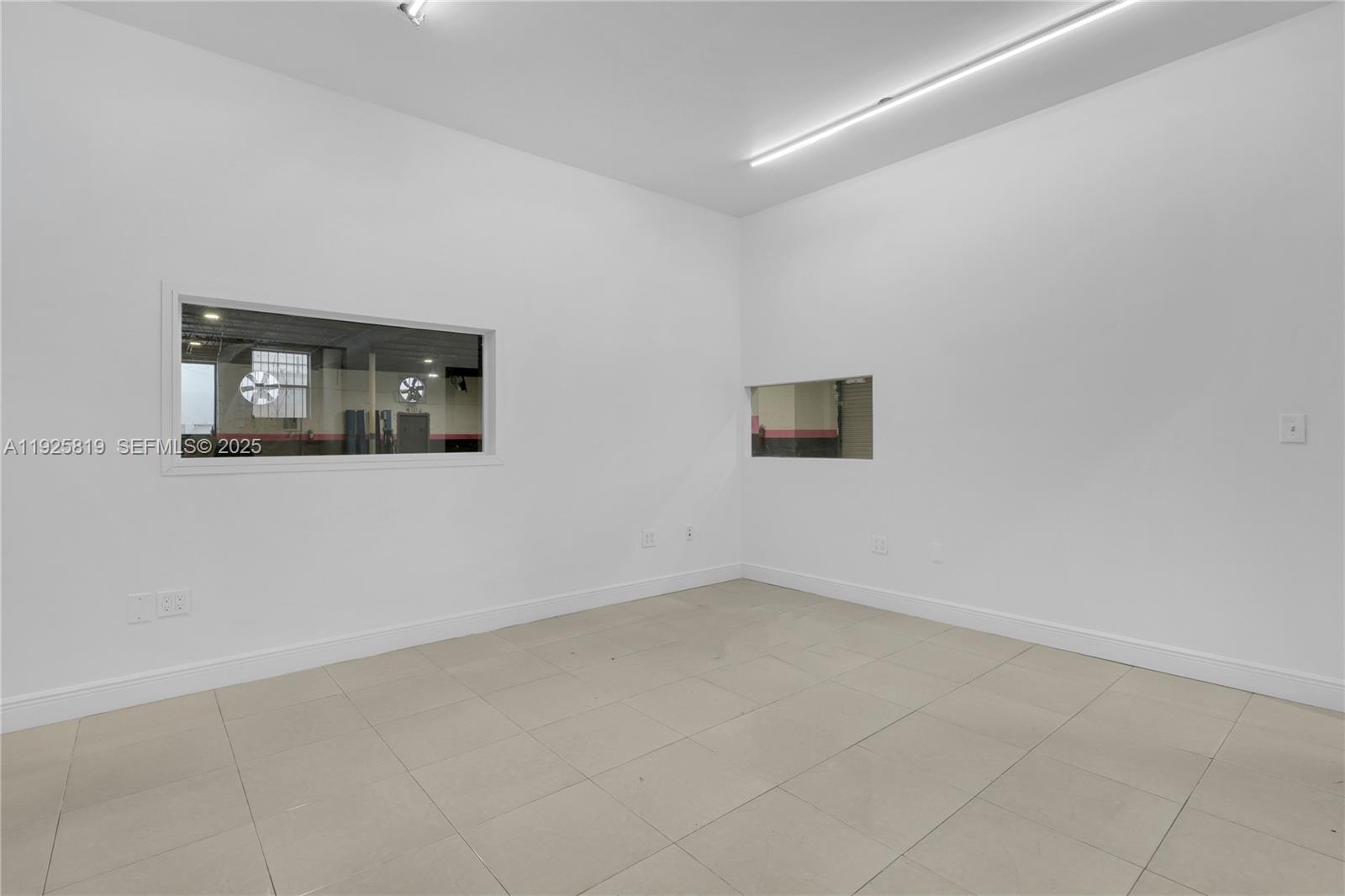 See details / sq. ft. $ 2025-12-05 0 Photo