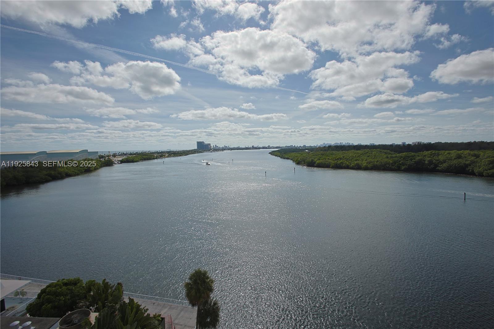 928 1 / 2 762 sq. ft. $ 2025-12-05 0 Photo