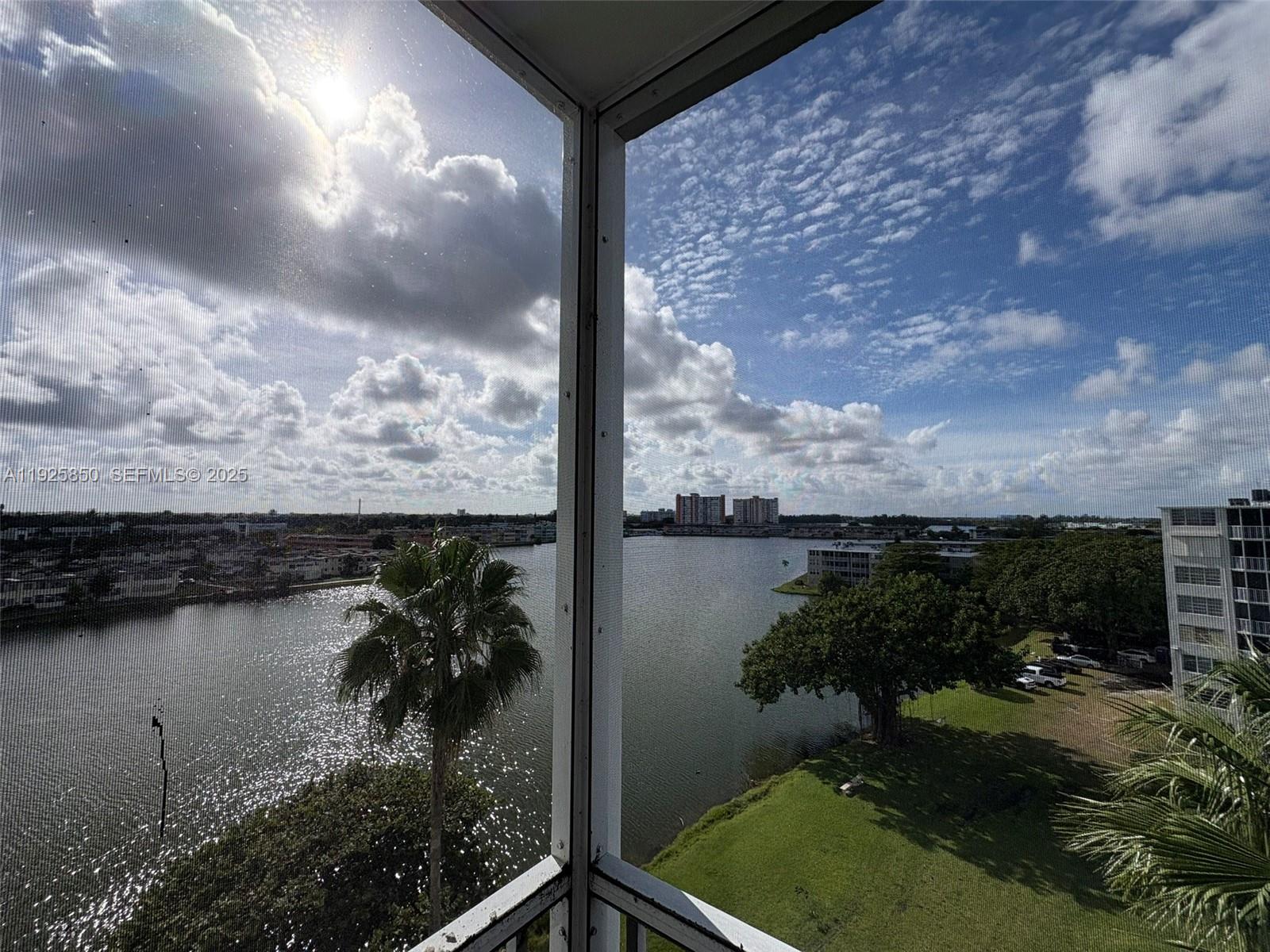 Ver detalles 829-4 2 / 2 1633 sq. ft. $ 2025-12-05 0 foto