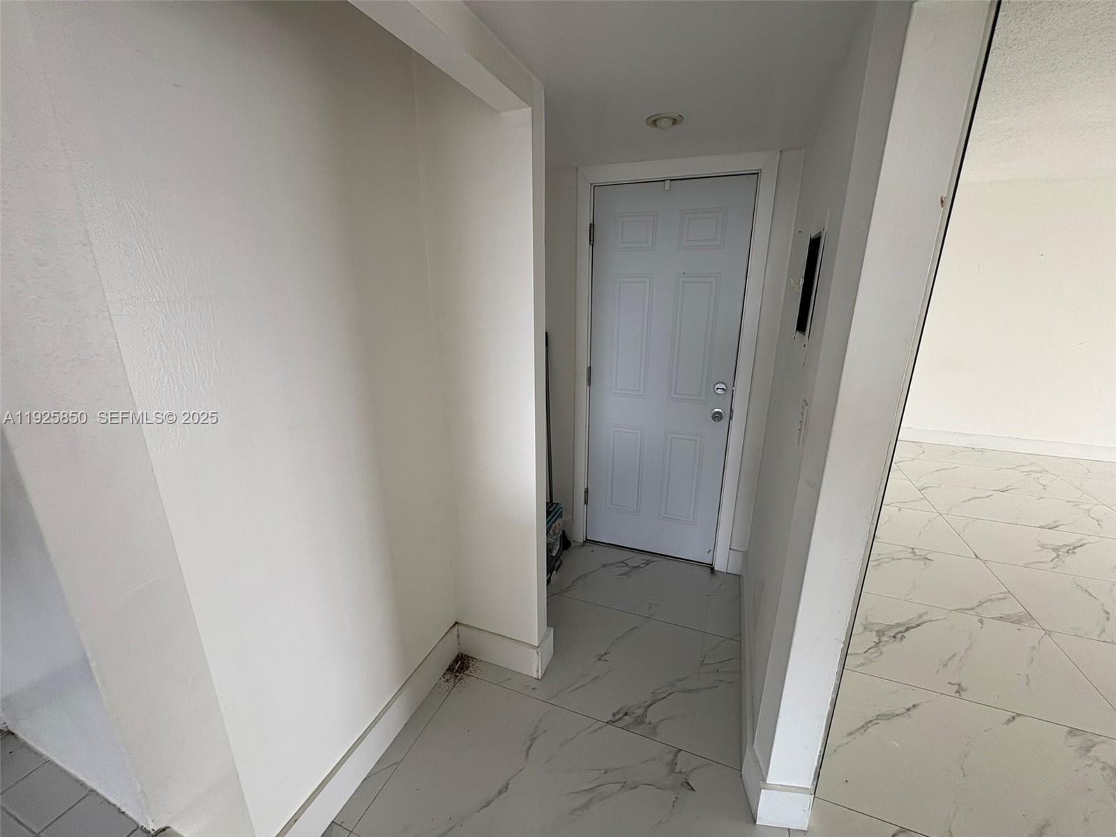 Ver detalles 829-4 2 / 2 1633 sq. ft. $ 2025-12-05 0 foto