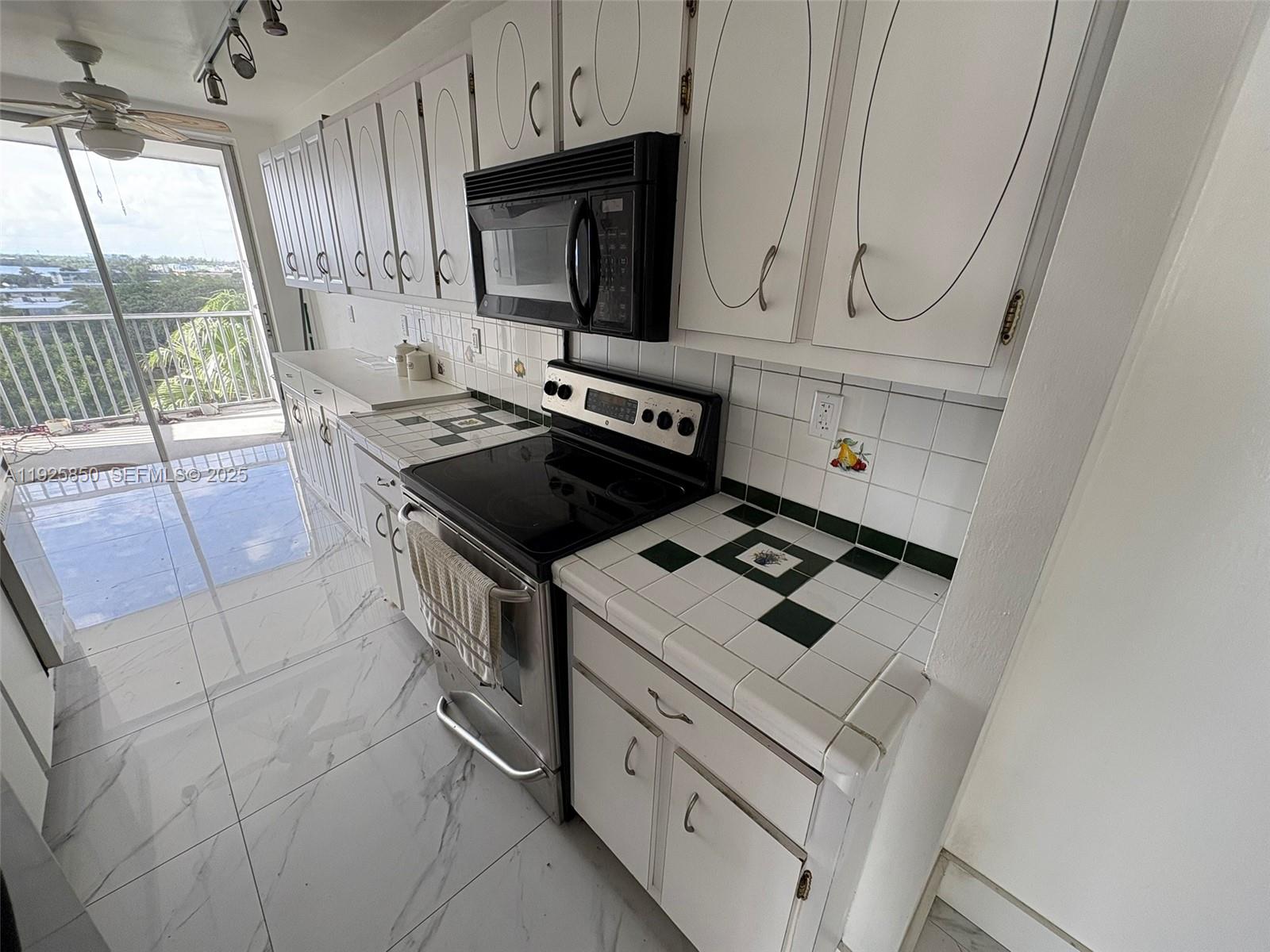 Ver detalles 829-4 2 / 2 1633 sq. ft. $ 2025-12-05 0 foto