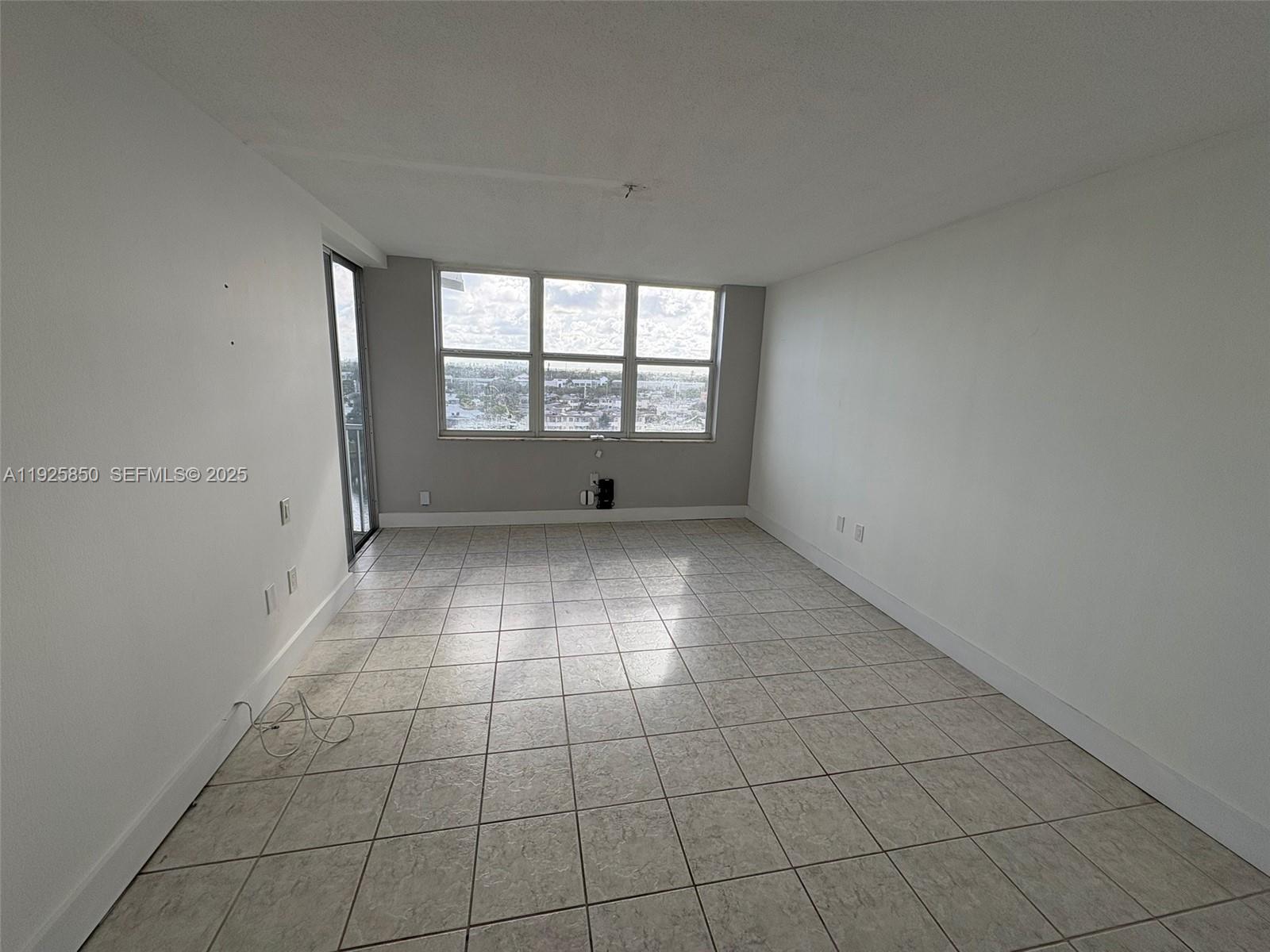 Ver detalles 829-4 2 / 2 1633 sq. ft. $ 2025-12-05 0 foto