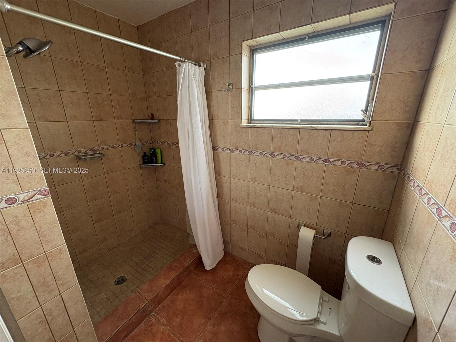 Ver detalles 829-4 2 / 2 1633 sq. ft. $ 2025-12-05 0 foto