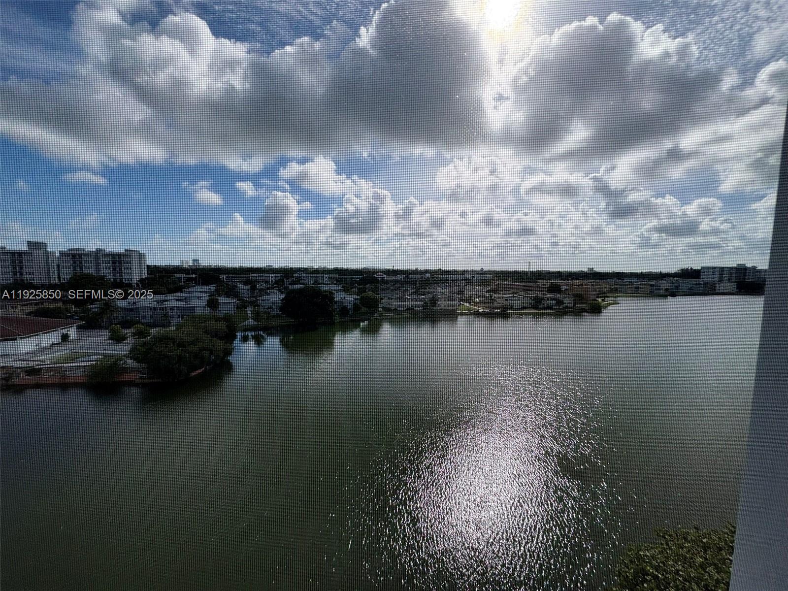 Ver detalles 829-4 2 / 2 1633 sq. ft. $ 2025-12-05 0 foto