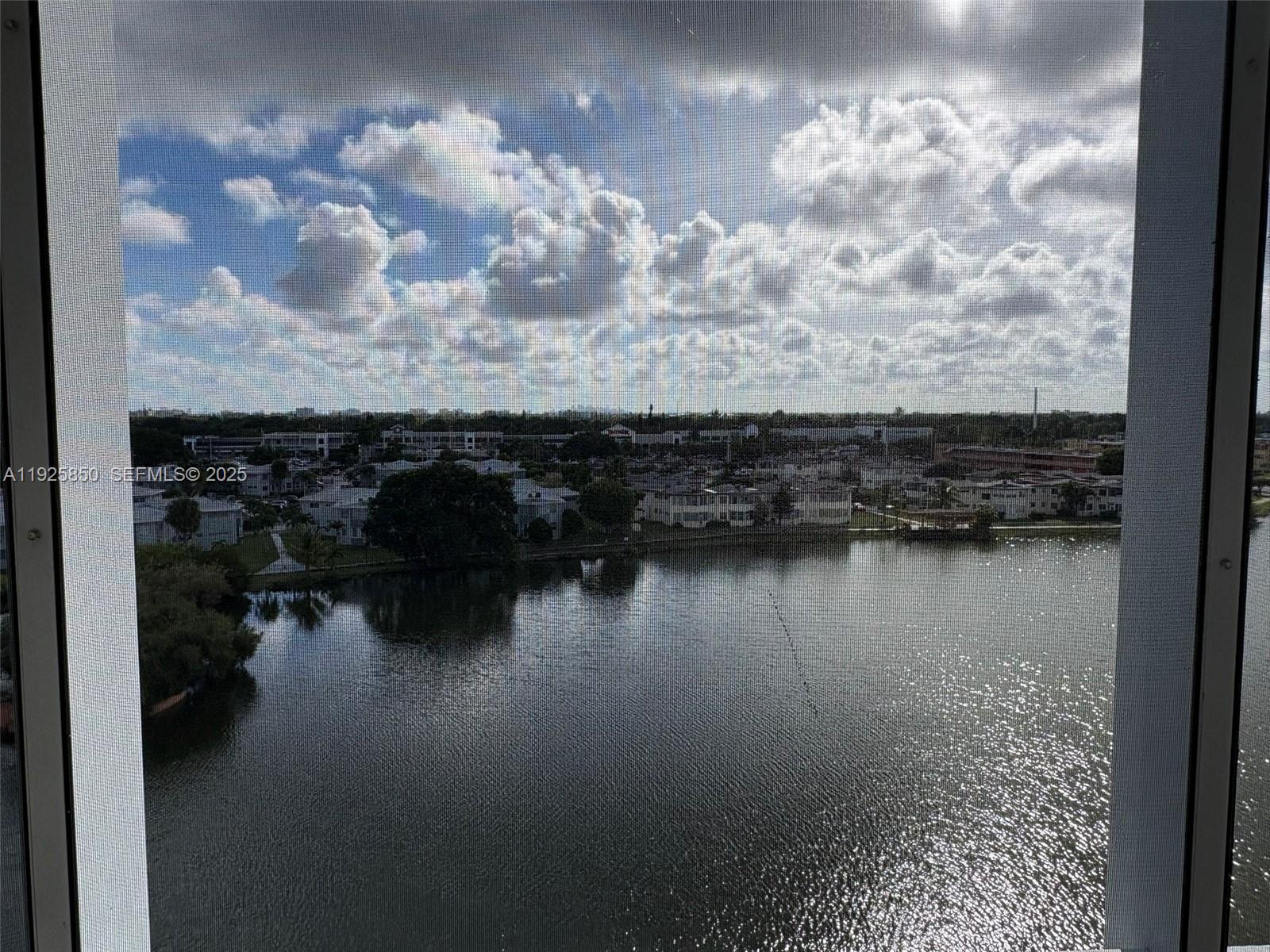 Ver detalles 829-4 2 / 2 1633 sq. ft. $ 2025-12-05 0 foto