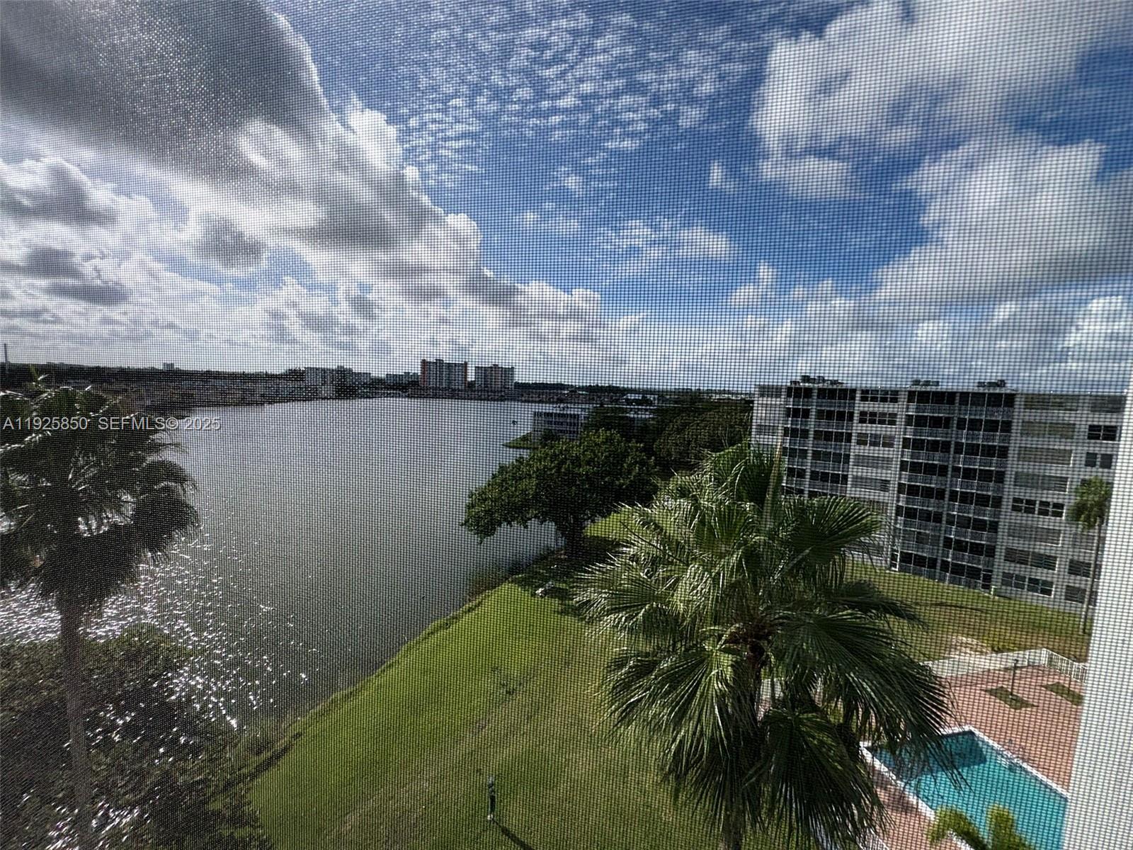 Ver detalles 829-4 2 / 2 1633 sq. ft. $ 2025-12-05 0 foto