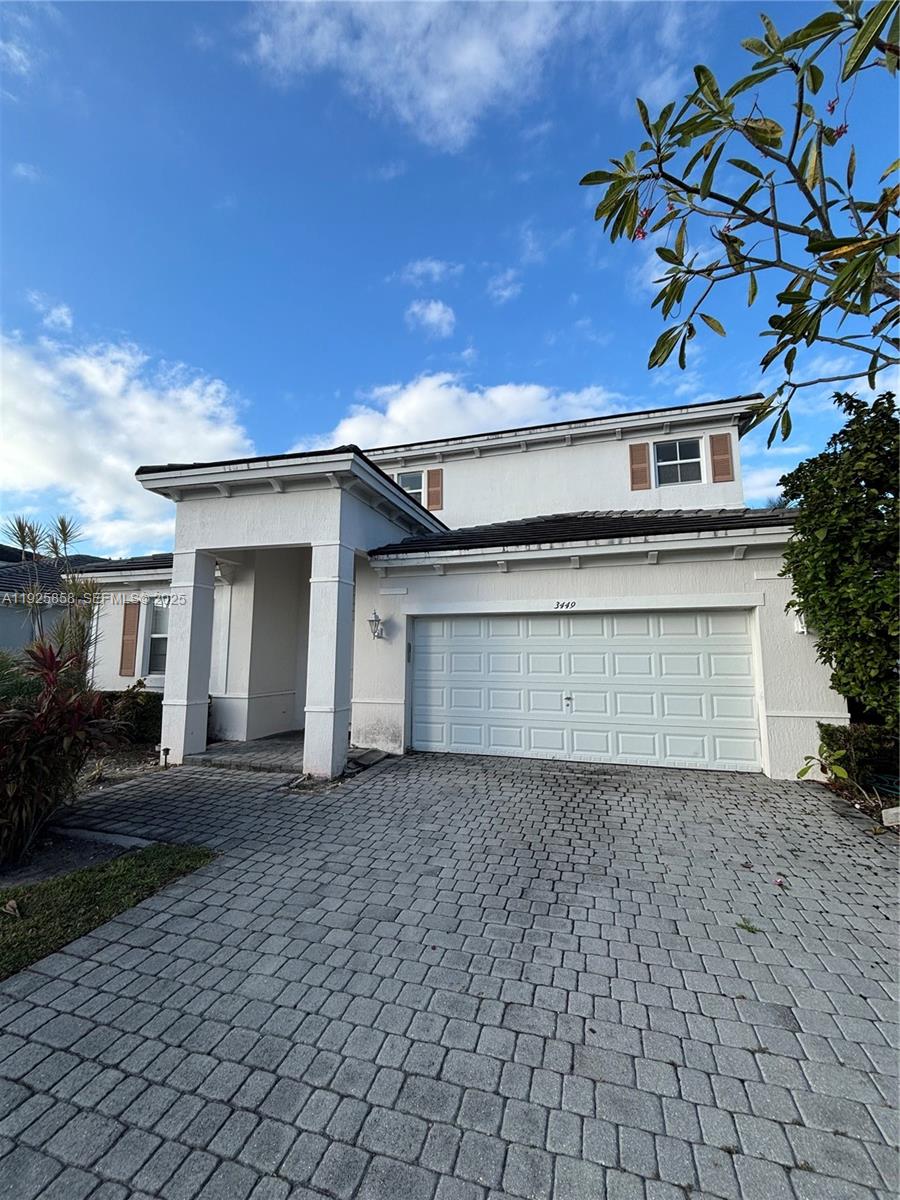 Ver detalles 3449 5 / 3 2514 sq. ft. $ 2026-07-15 0 foto