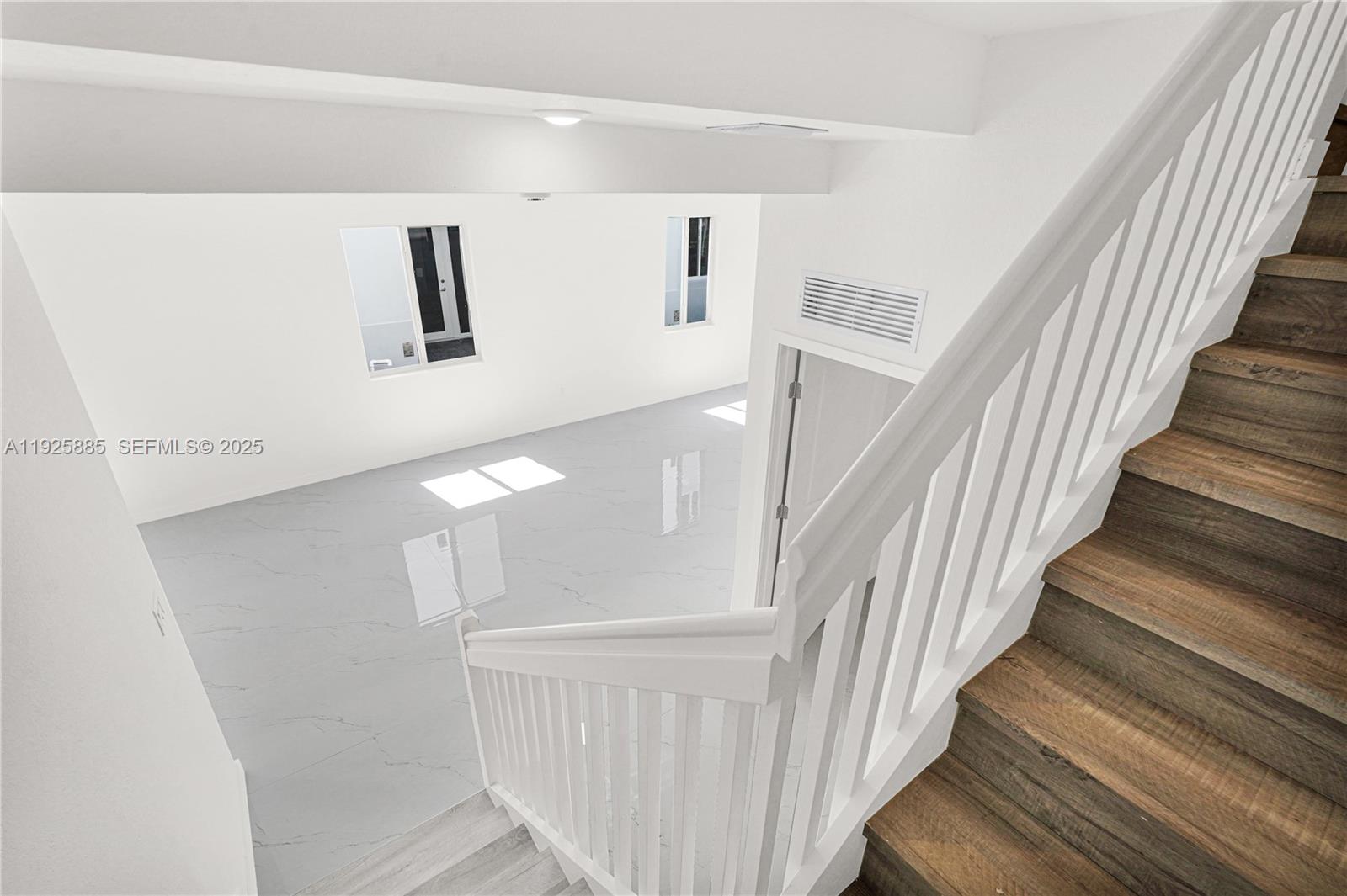   /  0 sq. ft. $ 2025-12-05 0 Photo