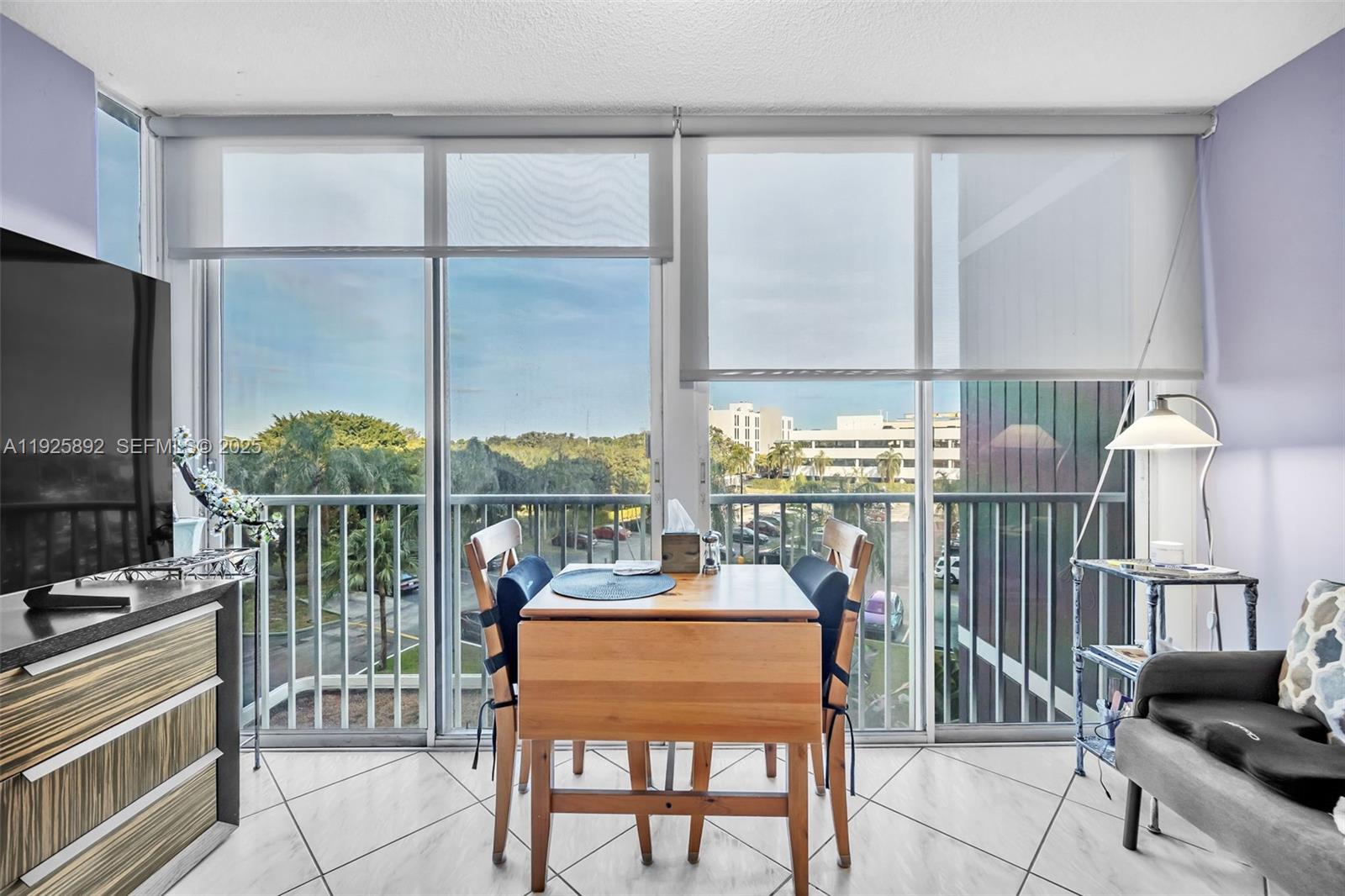 409 1 / 2 844 кв.футов $ 2025-12-05 0 Фото