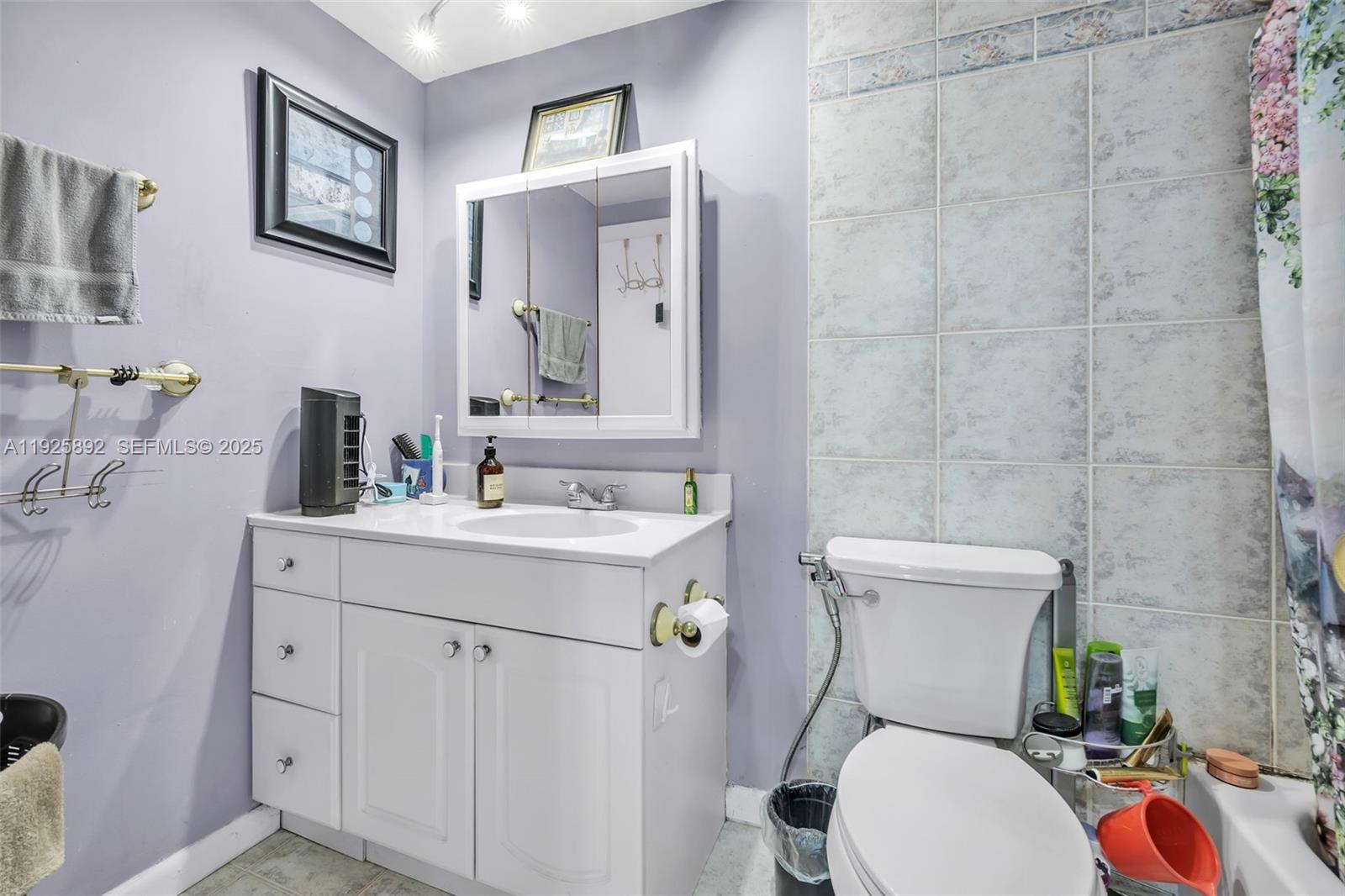 409 1 / 2 844 кв.футов $ 2025-12-05 0 Фото