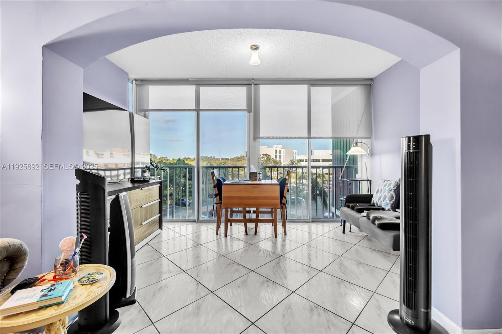 409 1 / 2 844 кв.футов $ 2025-12-05 0 Фото