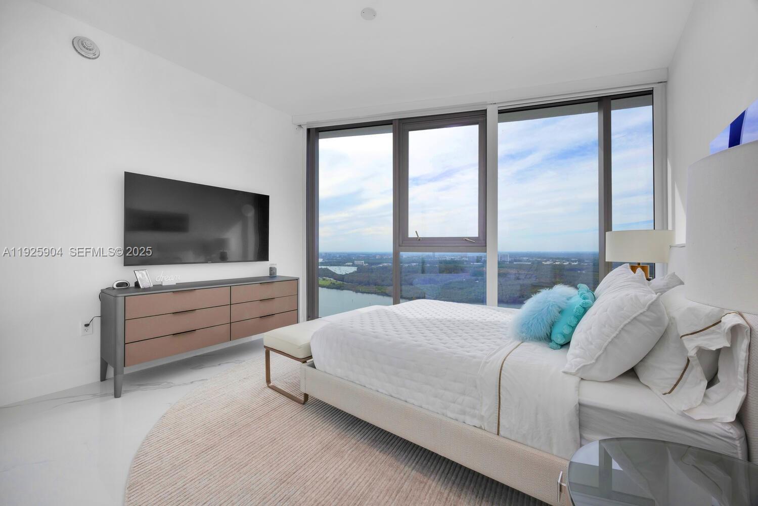 3701 4 / 5 3080 sq. ft. $ 2025-12-05 0 Photo