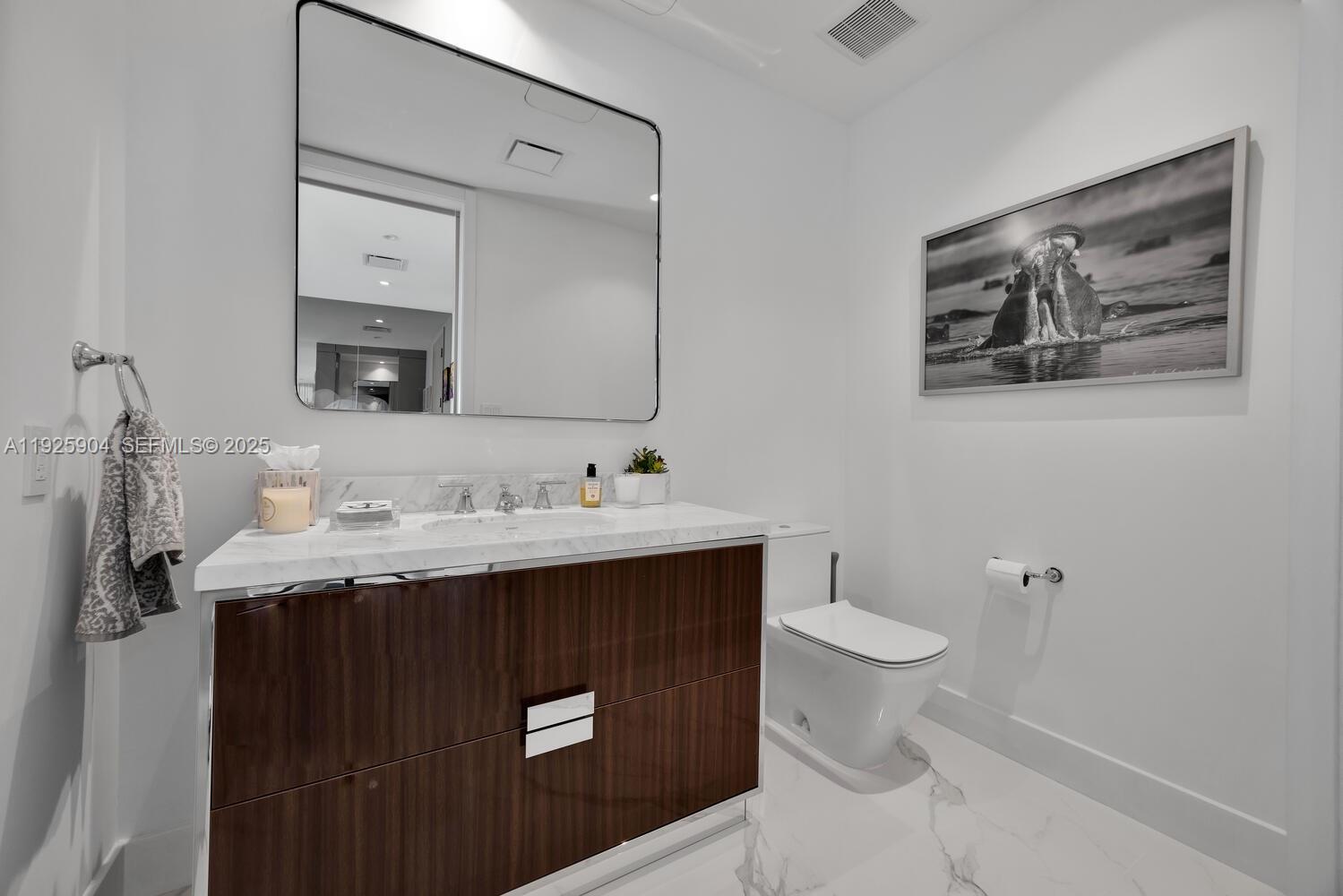 3701 4 / 5 3080 sq. ft. $ 2025-12-05 0 Photo