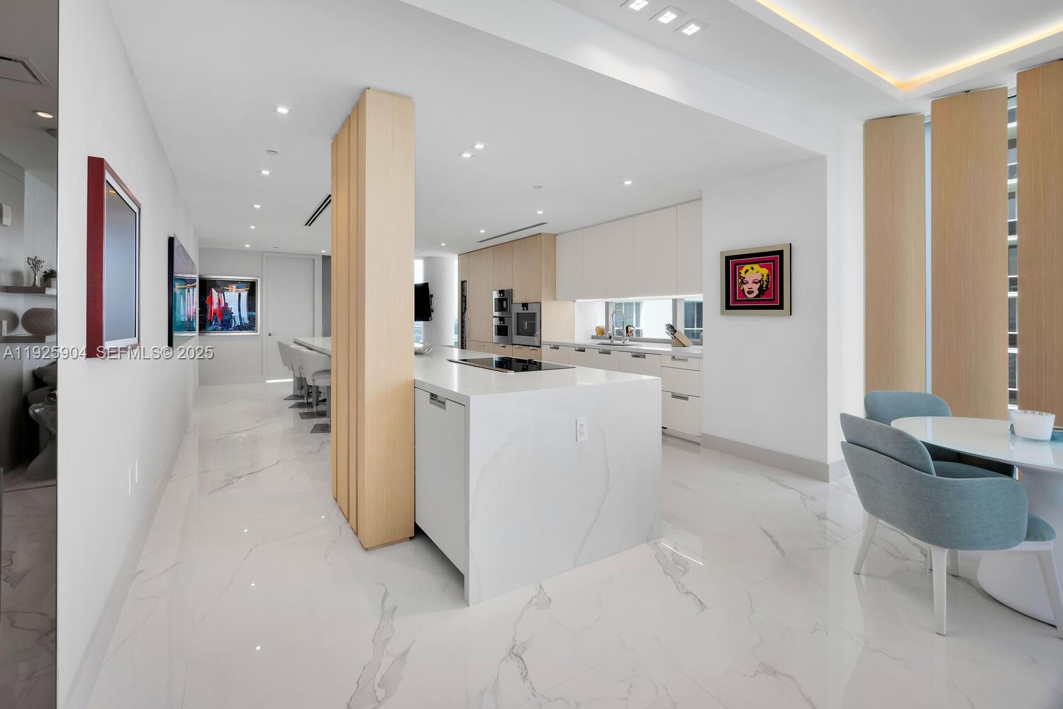 3701 4 / 5 3080 sq. ft. $ 2025-12-05 0 Photo