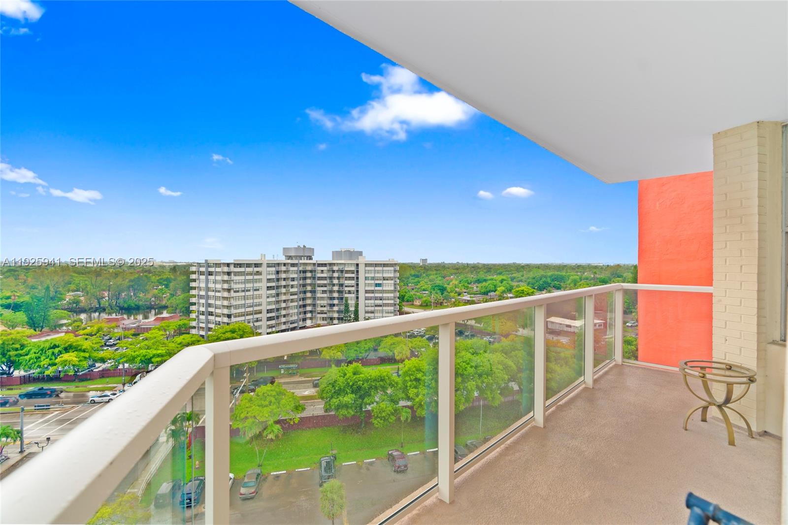 Подробнее 1025W 2 / 2 1140 кв.футов $ 2025-12-05 0 Фото