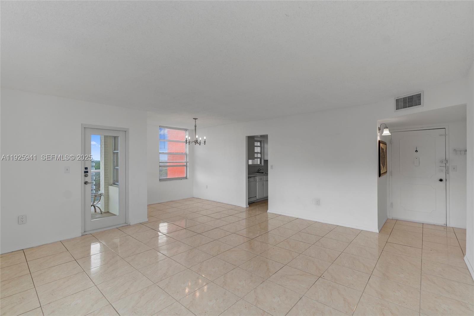 Подробнее 1025W 2 / 2 1140 кв.футов $ 2025-12-05 0 Фото