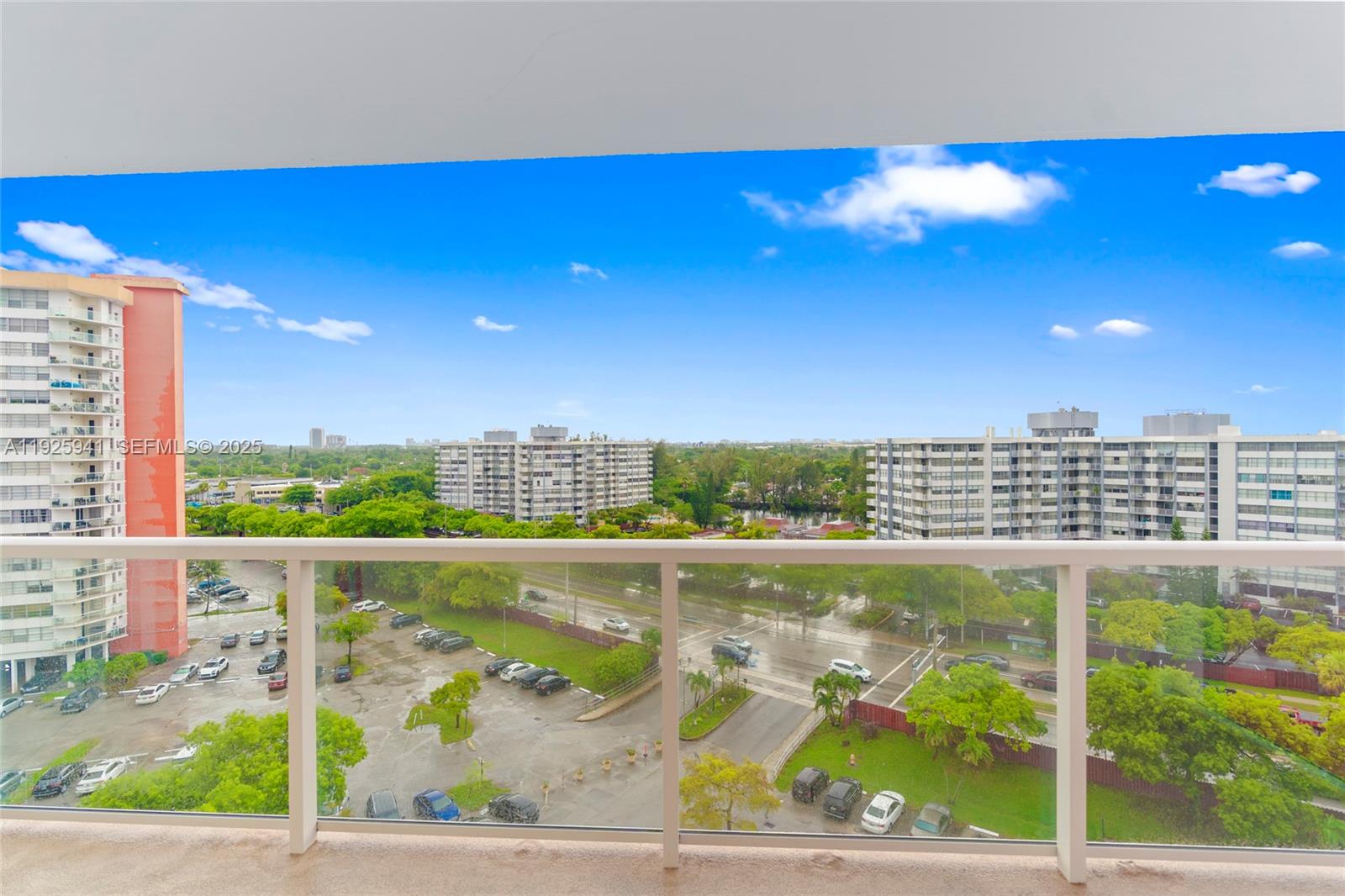Подробнее 1025W 2 / 2 1140 кв.футов $ 2025-12-05 0 Фото