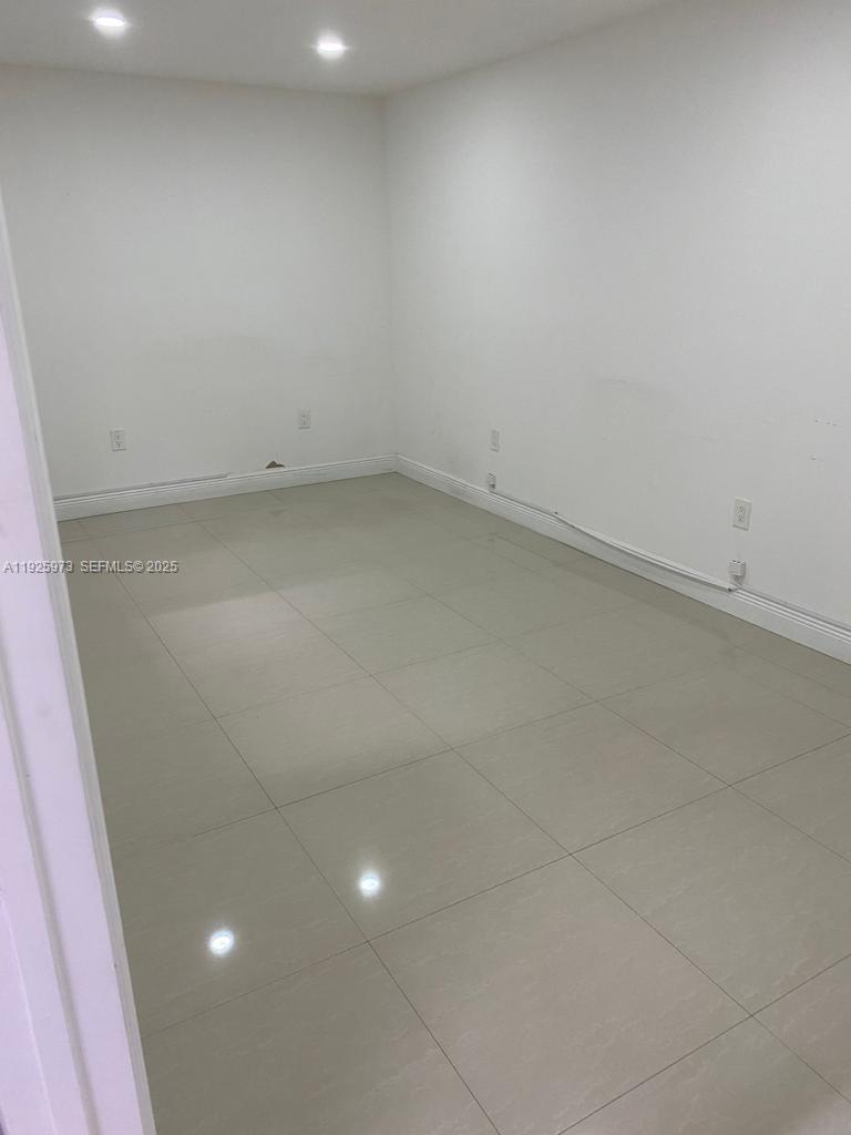 Подробнее 4 / кв.футов $ 2025-12-05 0 Фото