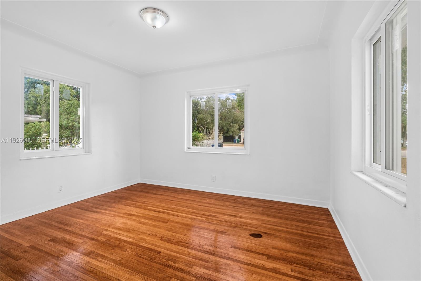 See details / 2461 sq. ft. $ 2025-12-05 0 Photo