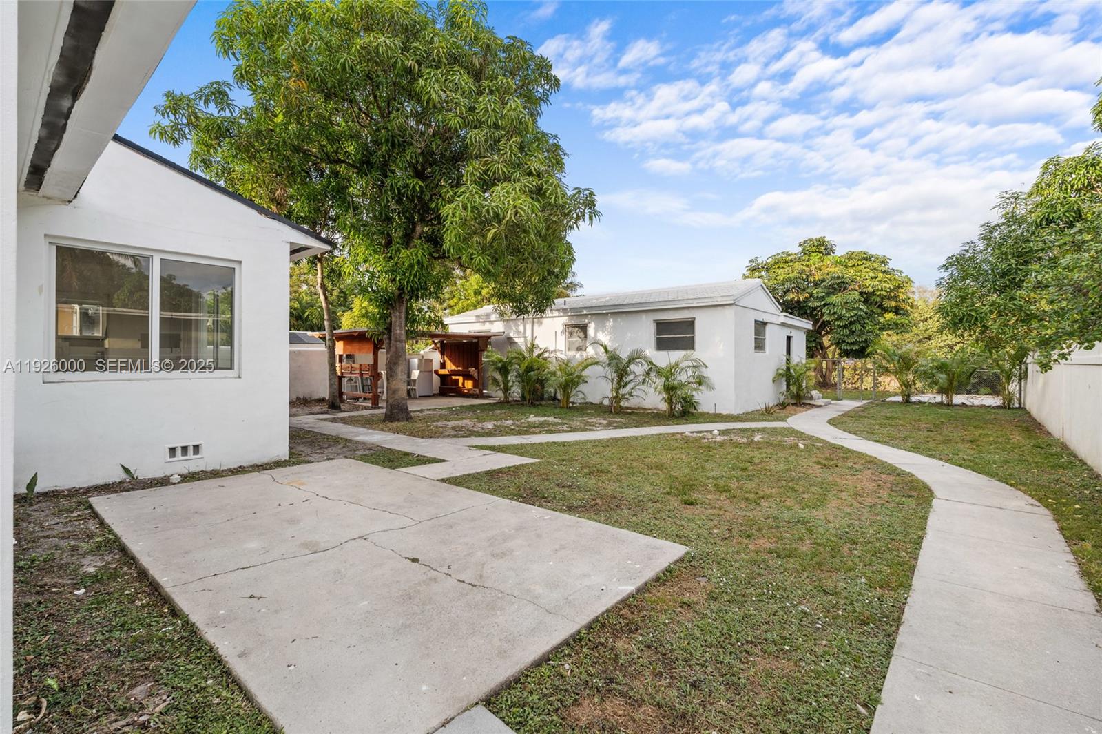 See details / 2461 sq. ft. $ 2025-12-05 0 Photo