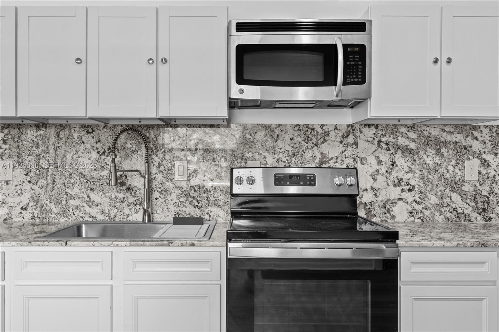 See details / 2461 sq. ft. $ 2025-12-05 0 Photo