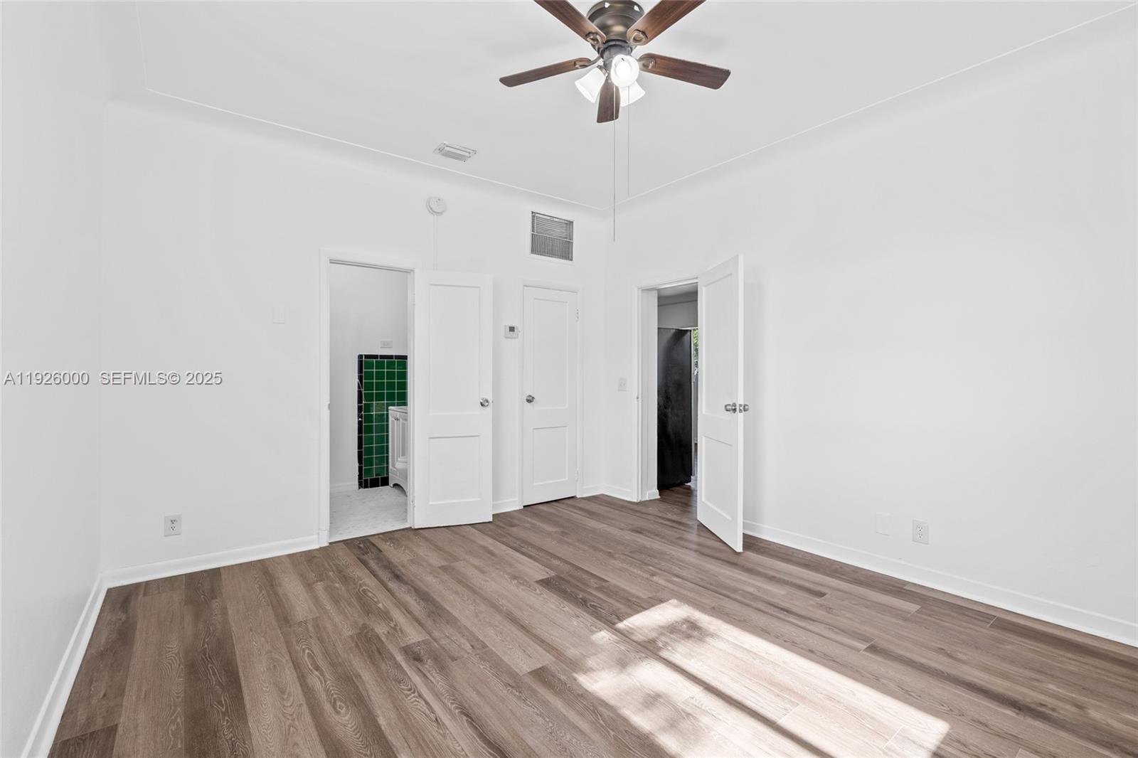 See details / 2461 sq. ft. $ 2025-12-05 0 Photo