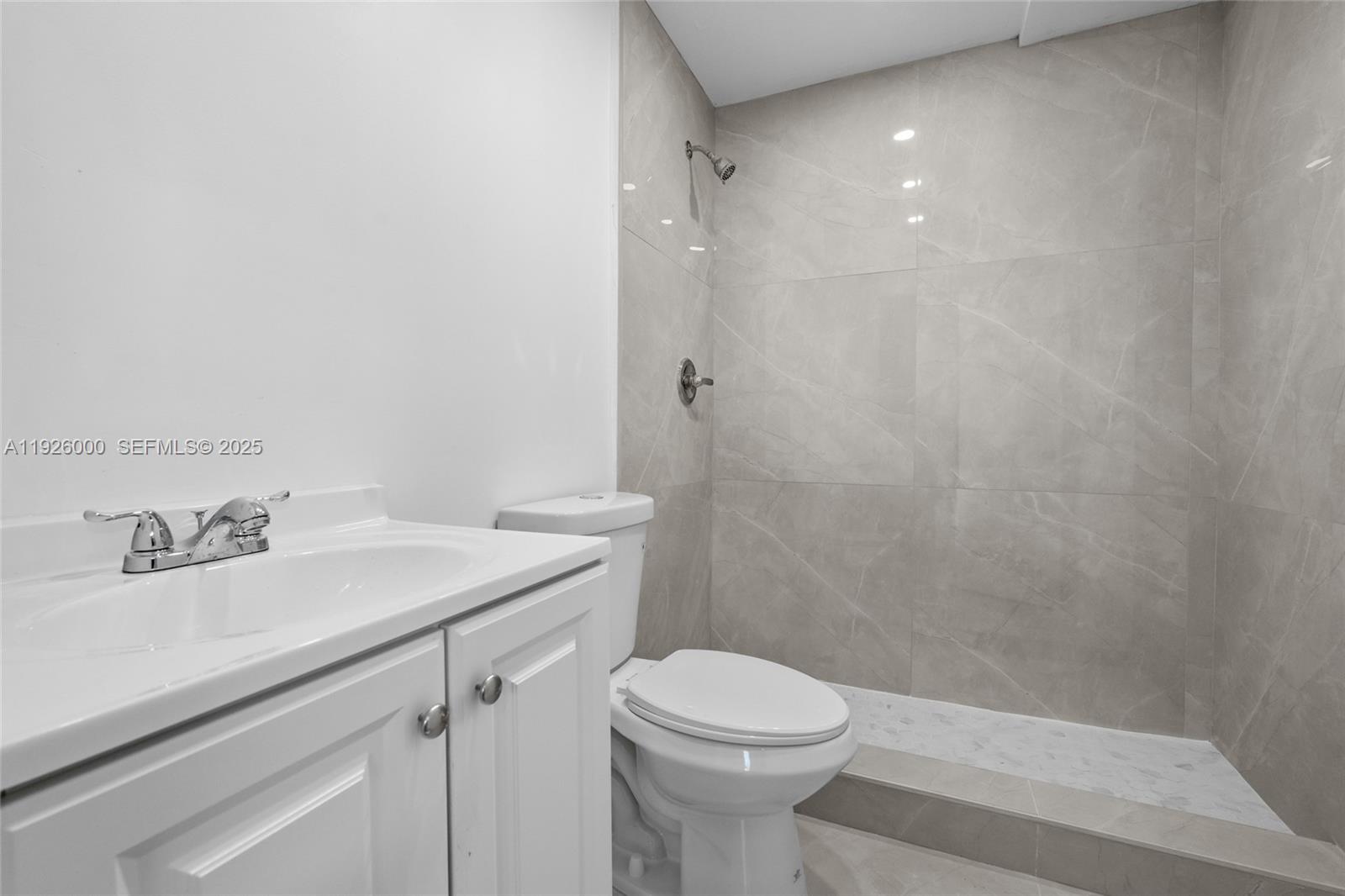 See details / 2461 sq. ft. $ 2025-12-05 0 Photo