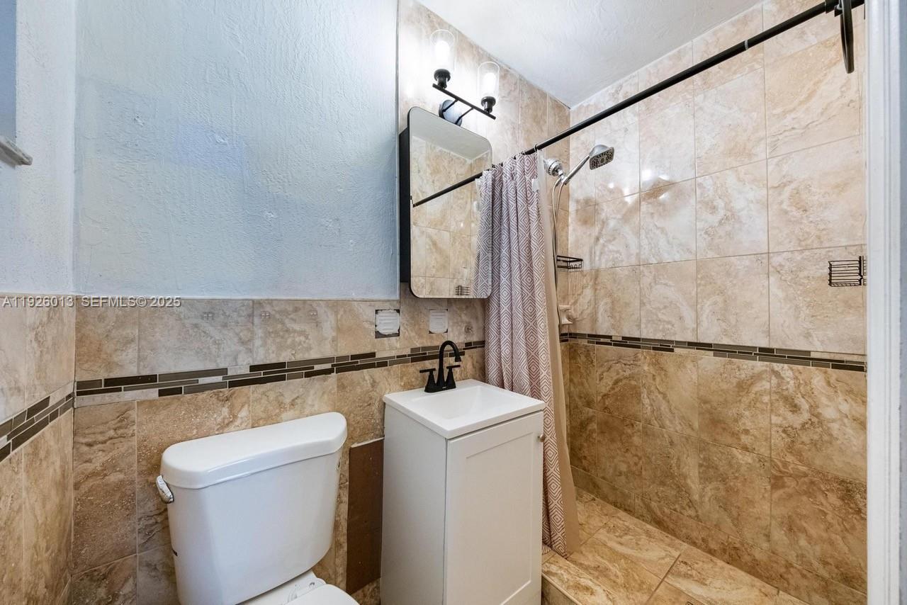 12995 3 / 2 1381 sq. ft. $ 2025-12-05 0 Photo