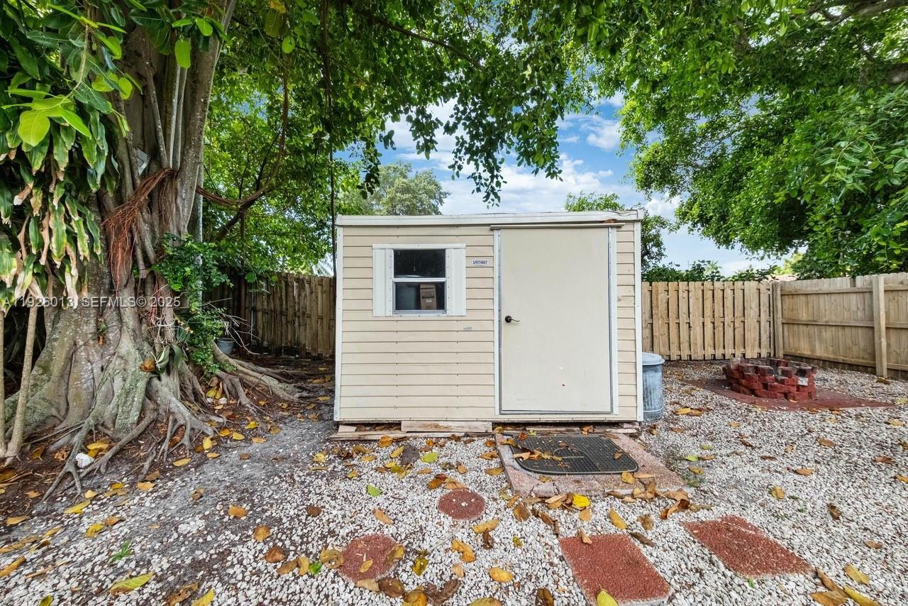 12995 3 / 2 1381 sq. ft. $ 2025-12-05 0 Photo