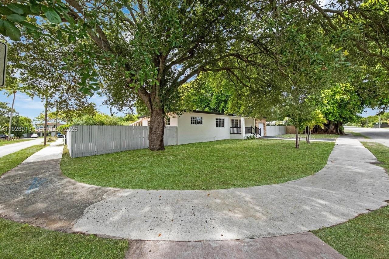 12995 3 / 2 1381 sq. ft. $ 2025-12-05 0 Photo