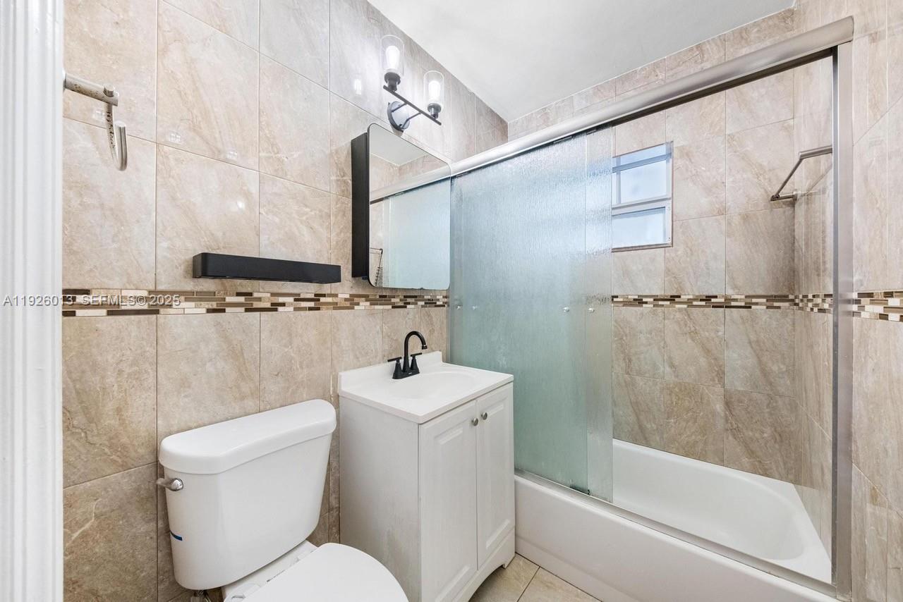 12995 3 / 2 1381 sq. ft. $ 2025-12-05 0 Photo