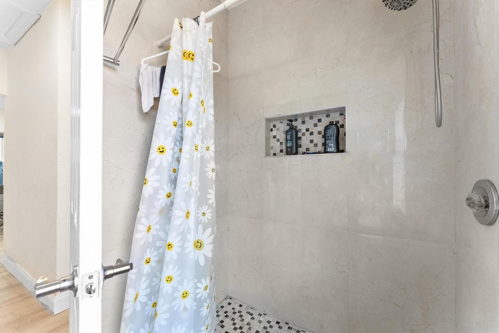   / 0 1755 sq. ft. $ 2026-05-08 0 foto