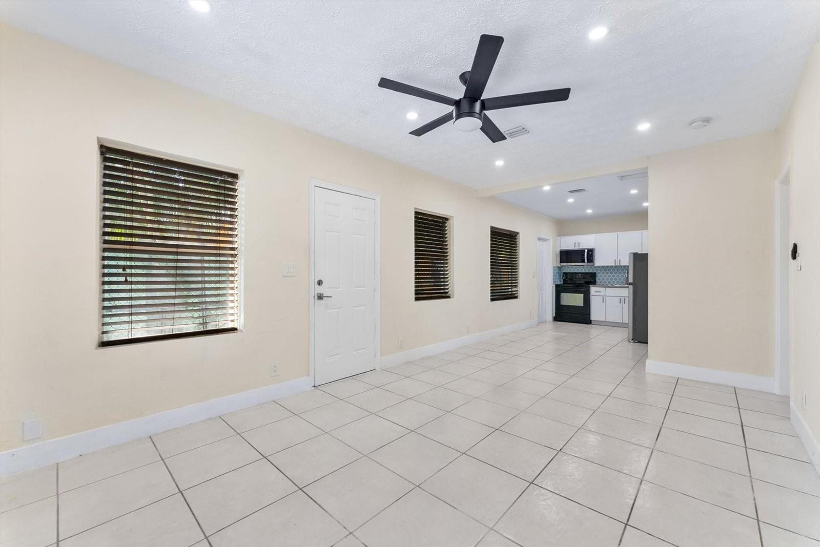   / 0 1755 sq. ft. $ 2026-05-08 0 foto