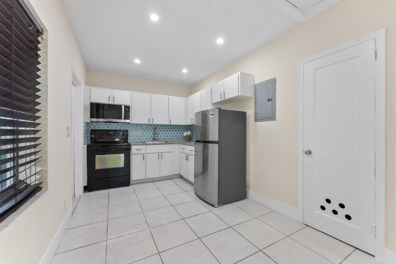   / 0 1755 sq. ft. $ 2026-05-08 0 foto