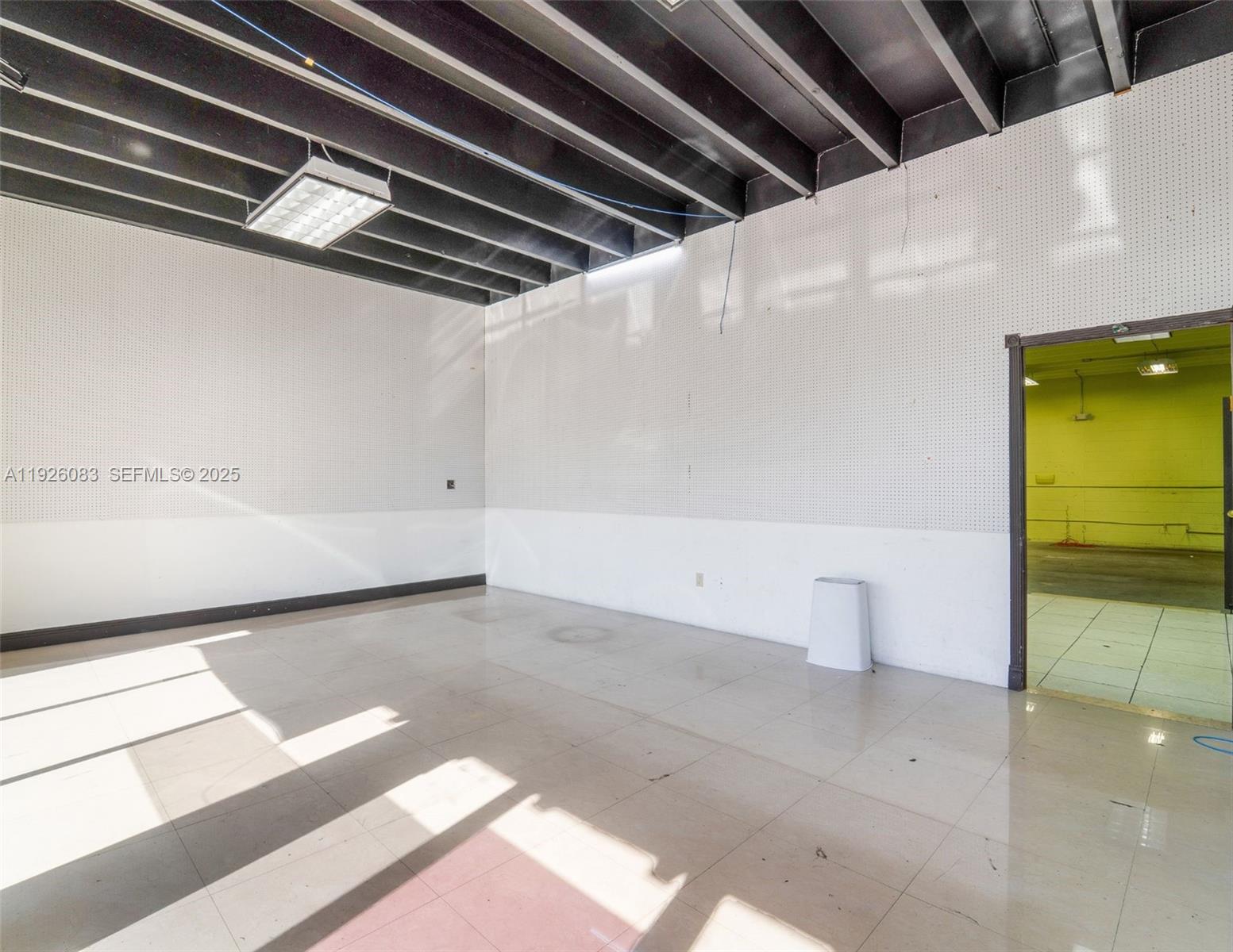   /   sq. ft. $ 2025-12-05 0 Photo