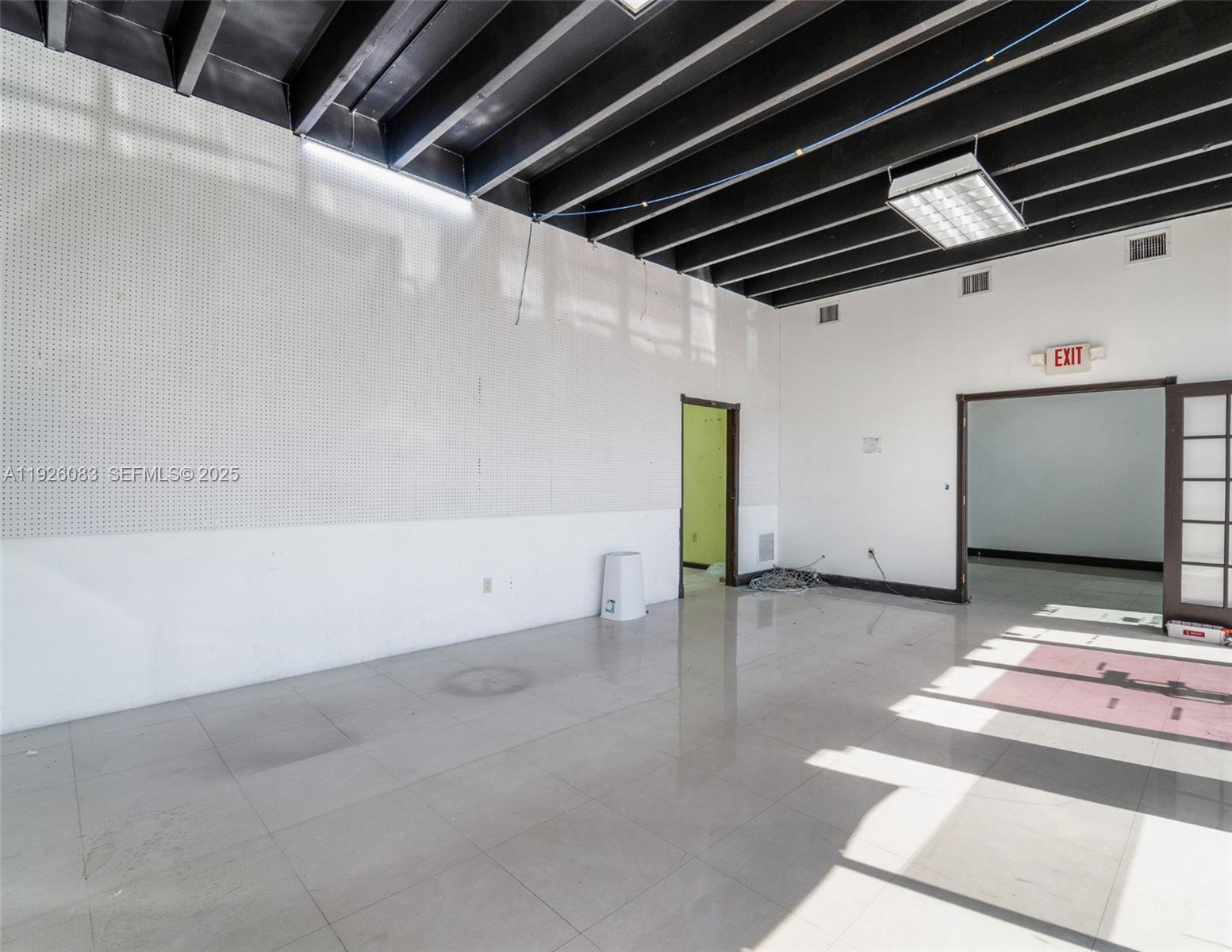   /   sq. ft. $ 2025-12-05 0 Photo