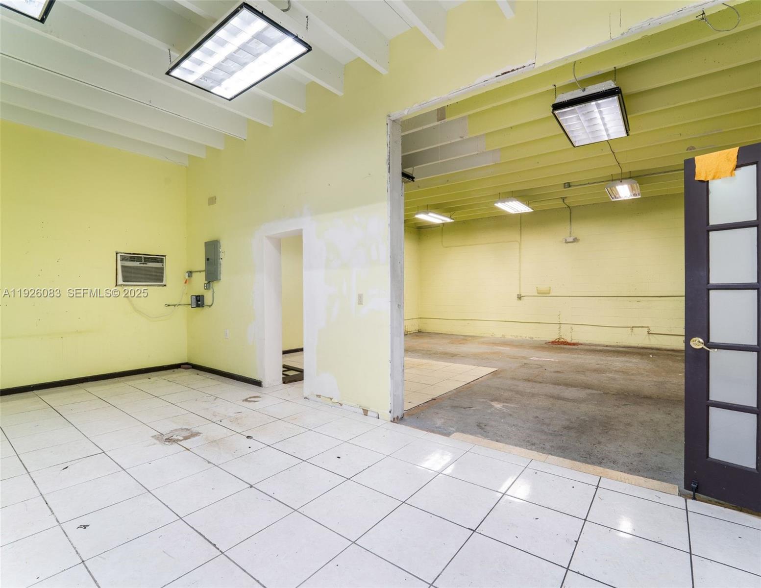   /   sq. ft. $ 2025-12-05 0 Photo