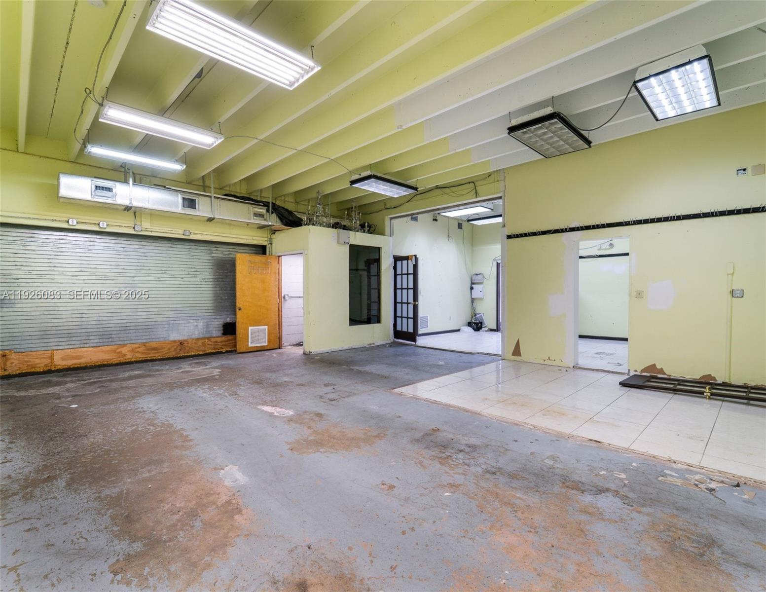   /   sq. ft. $ 2025-12-05 0 Photo