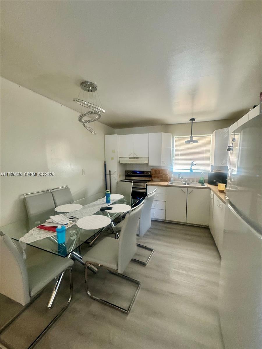   /  3690 sq. ft. $ 2025-12-05 0 Photo