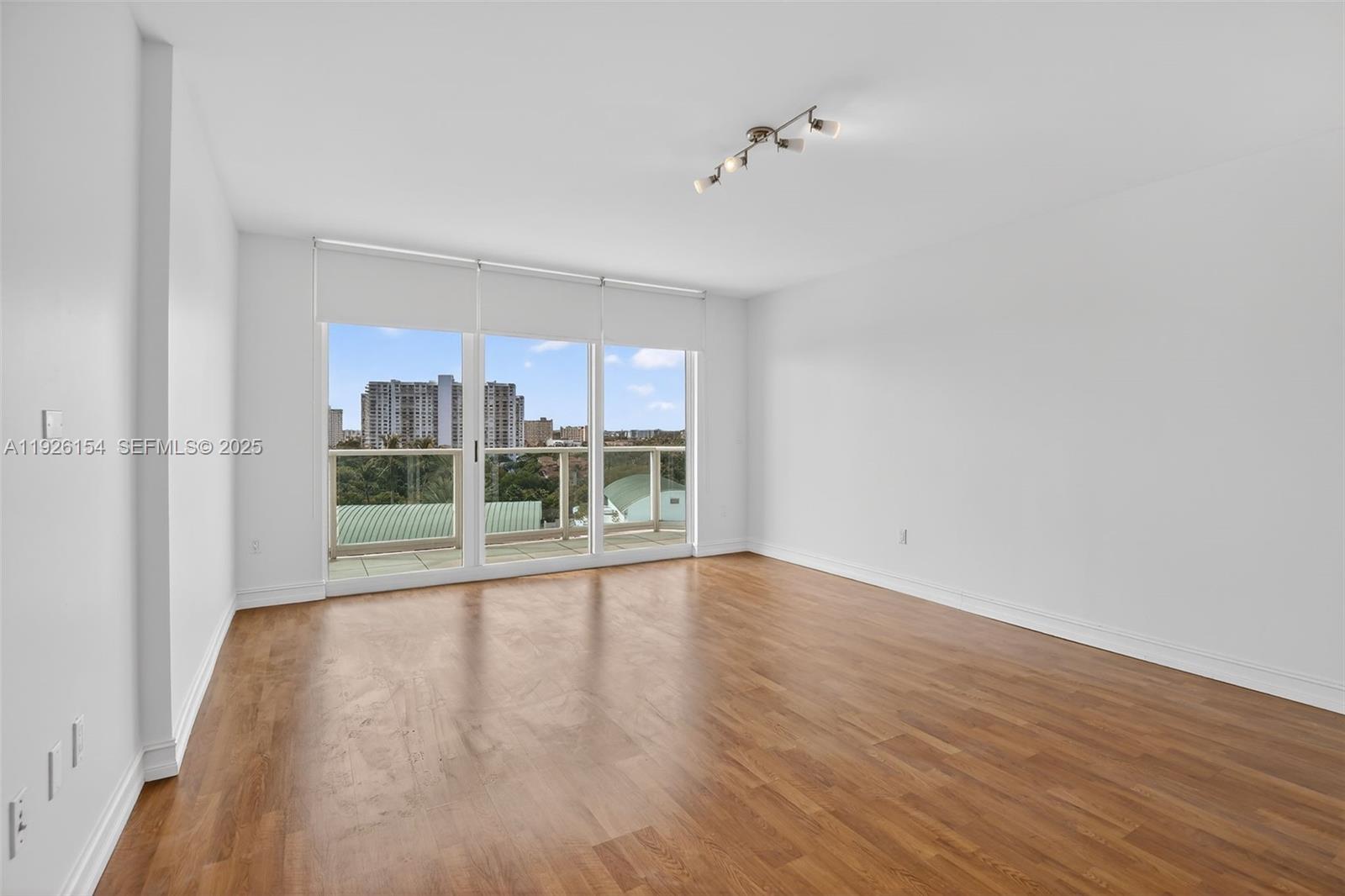 Photo of 3301 183 St #906, Aventura, Florida, 33160 -