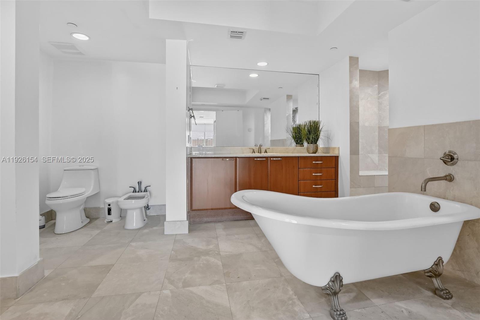 Photo of 3301 183 St #906, Aventura, Florida, 33160 -